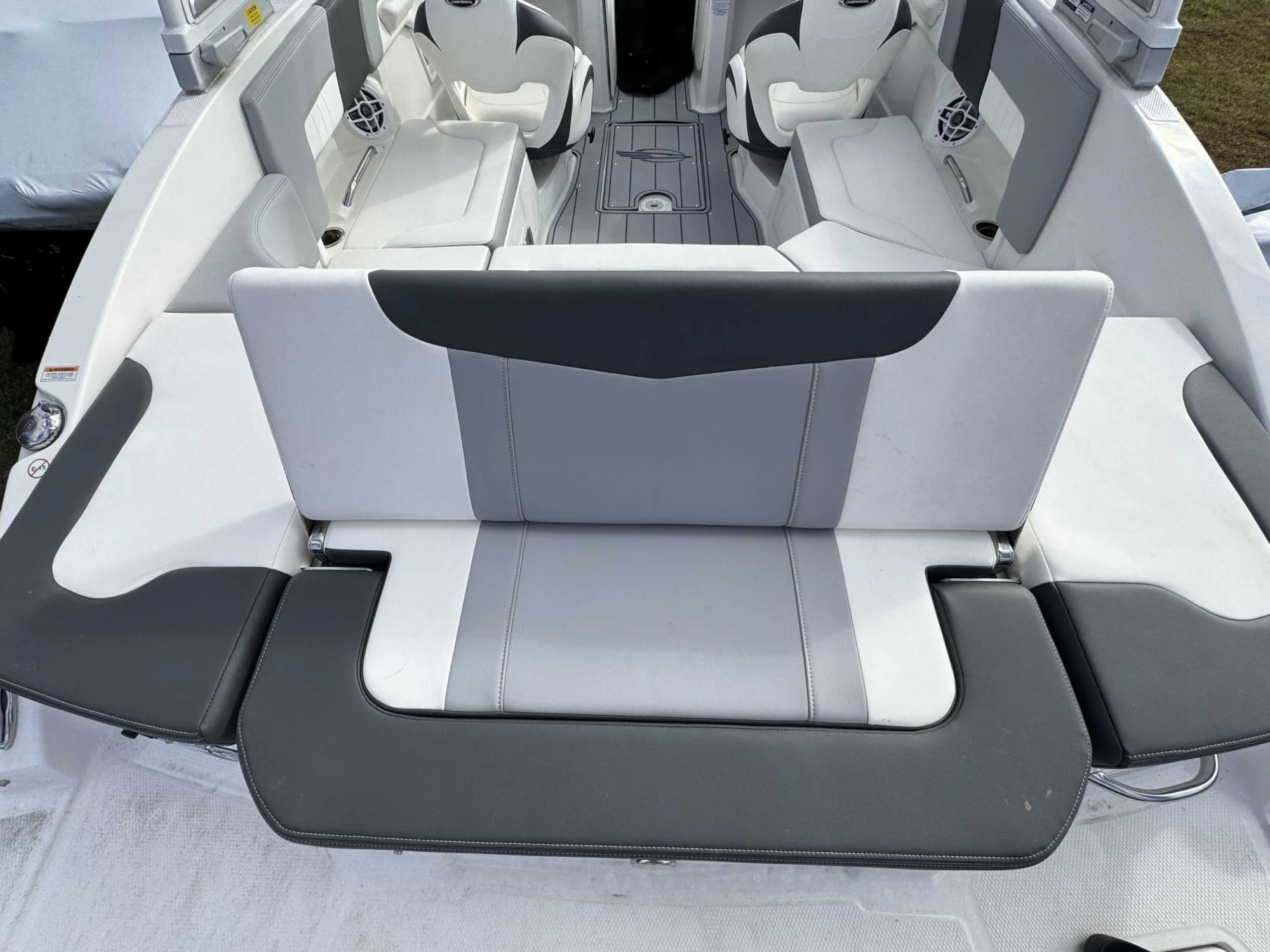 2025 Chaparral 23 Ssi - Image 2