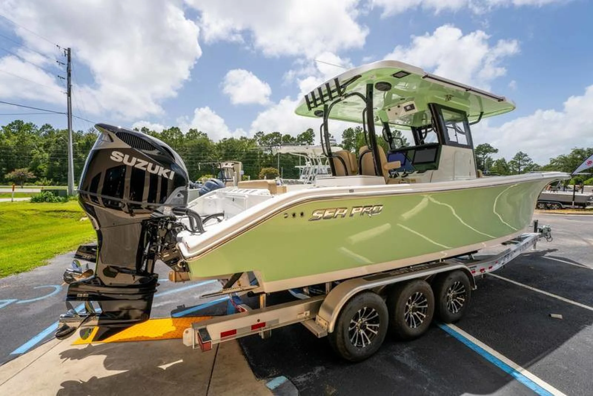 2025 Sea Pro 322DLX - Image 2