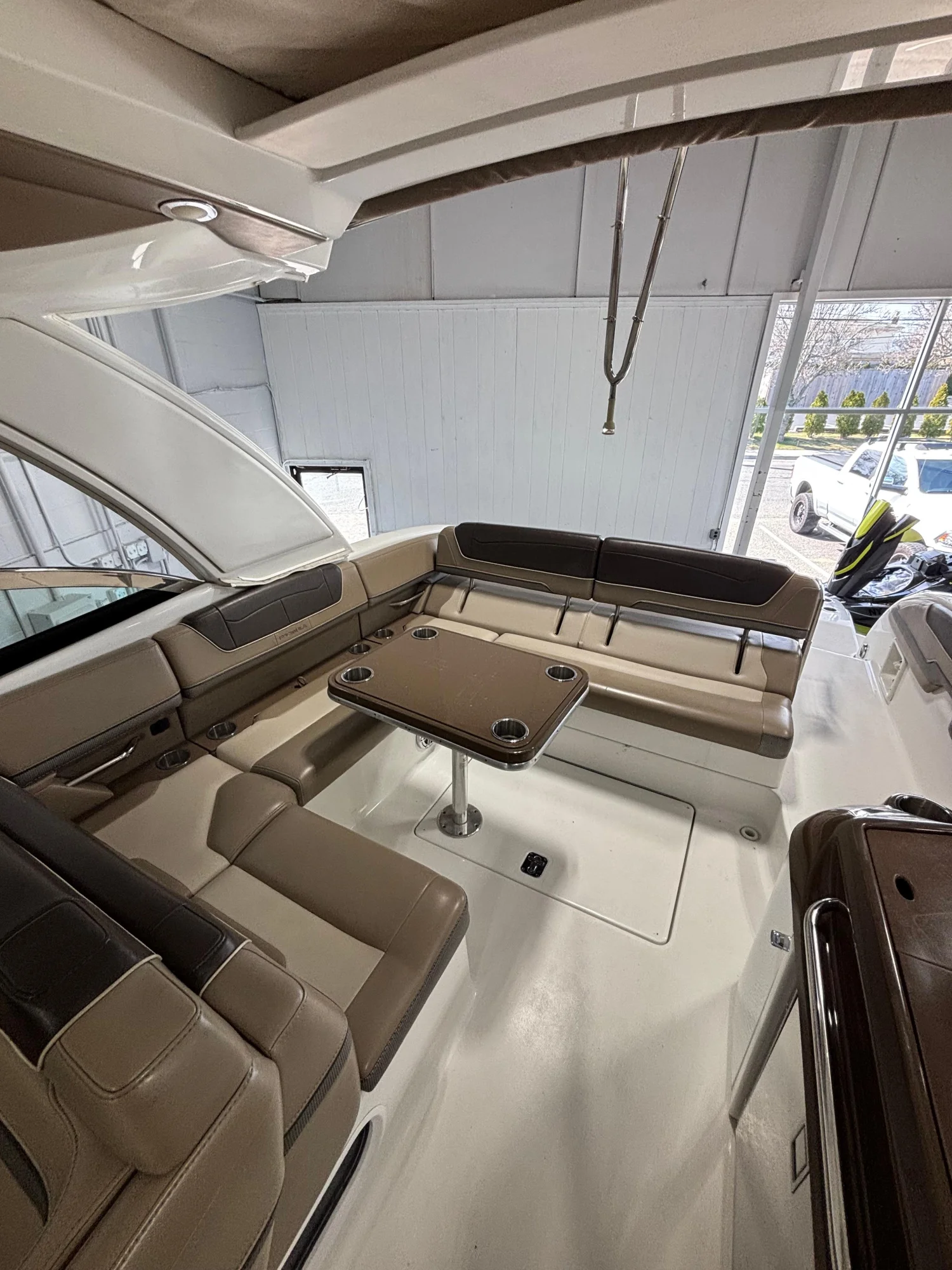 2019 Formula 350 Crossover Bowrider I/O - Image 4