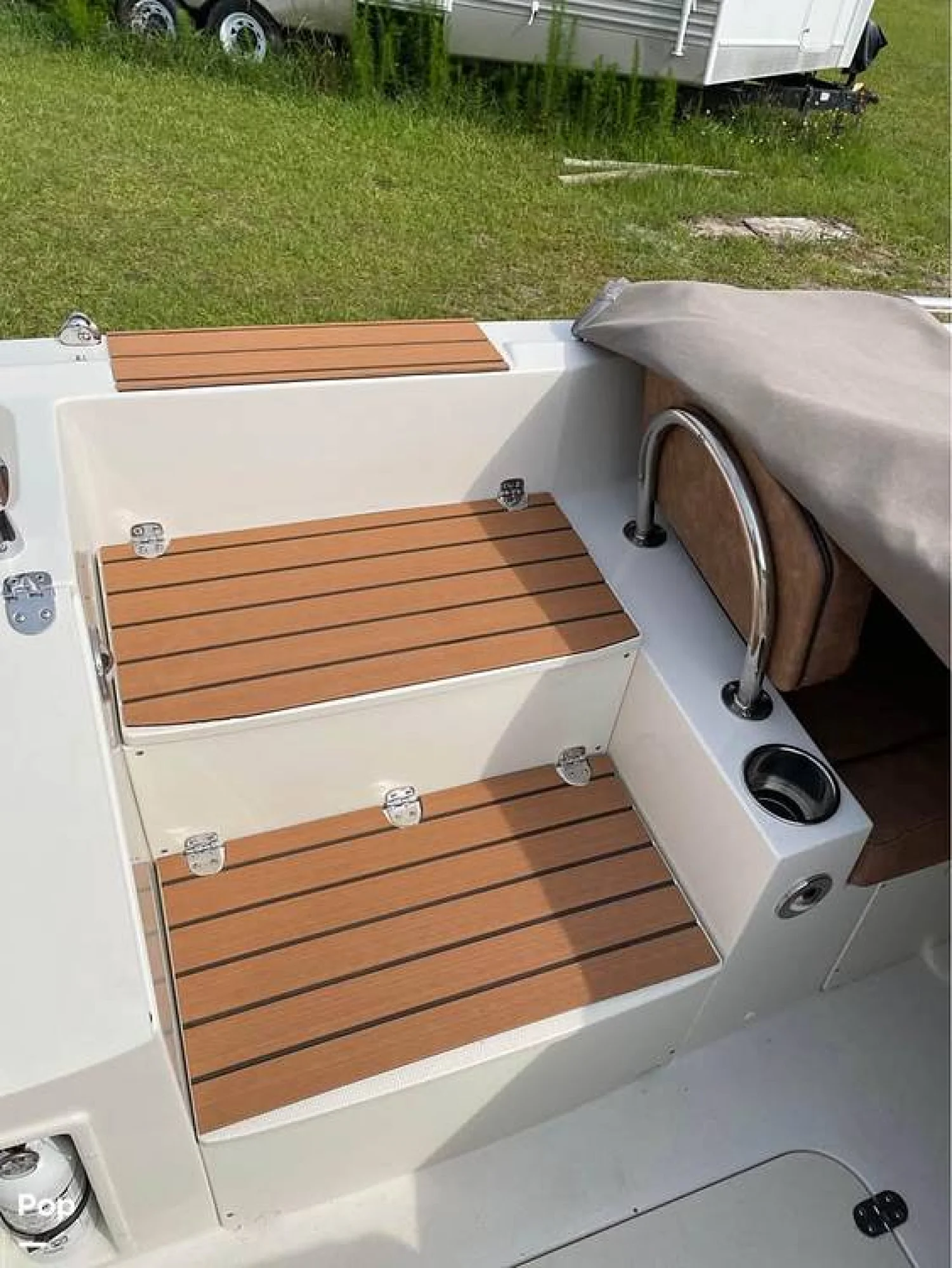 2022 Stingray 212 SC - Image 2