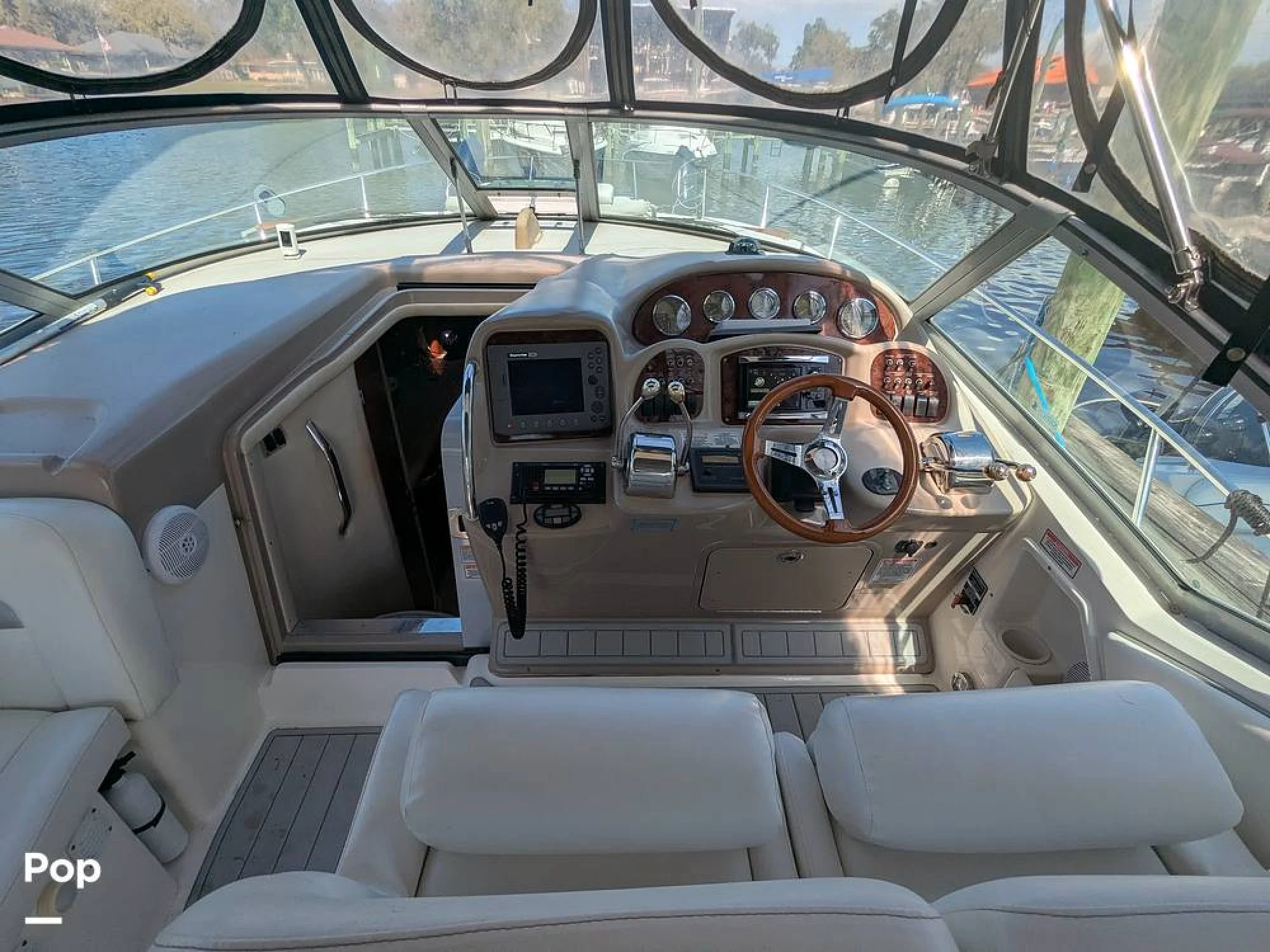 2005 Sea Ray 320 Sundancer - Image 3