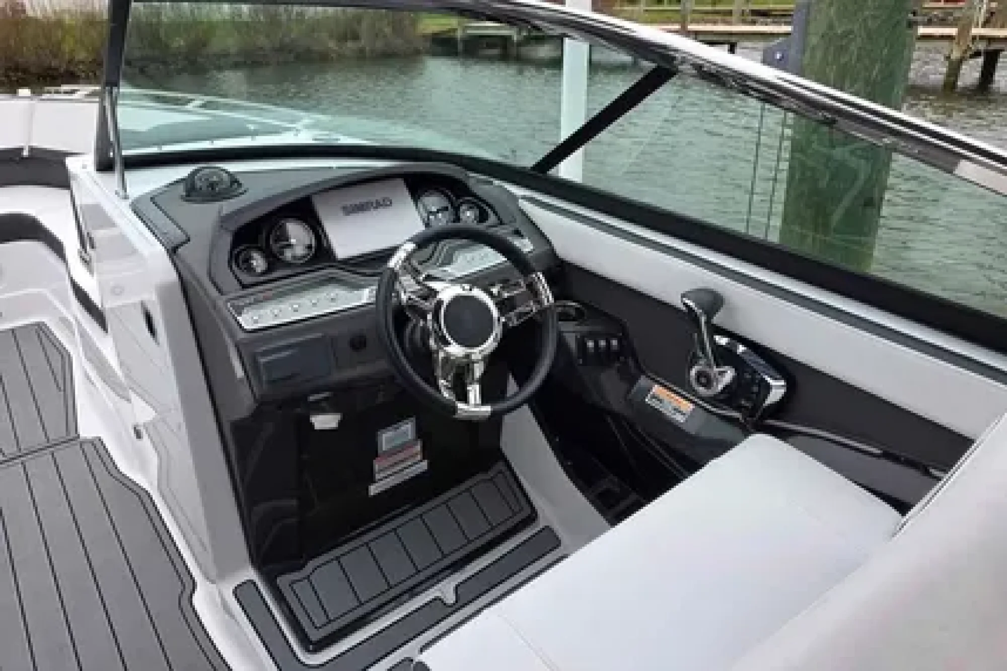 2024 Monterey 275 SS - Image 4