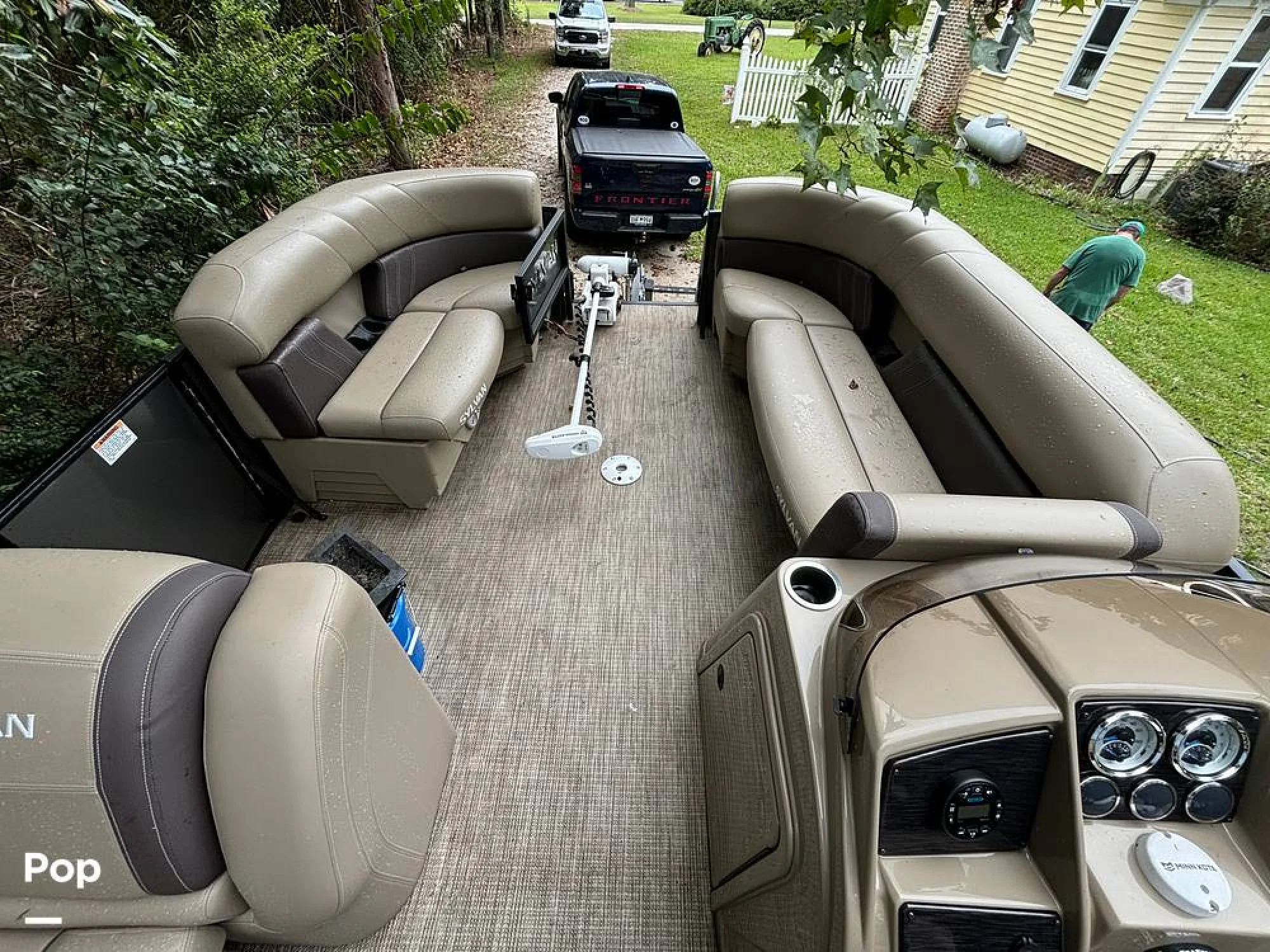 2023 Sylvan Mirage 8522 Party Fish - Image 3