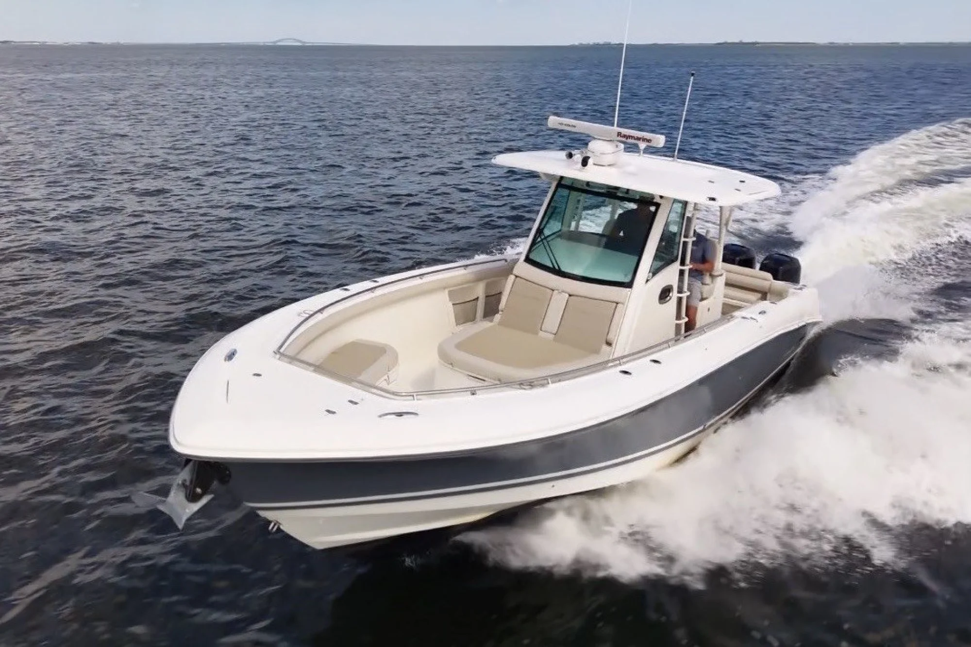 2017 Boston Whaler 350 Outrage - Image 2