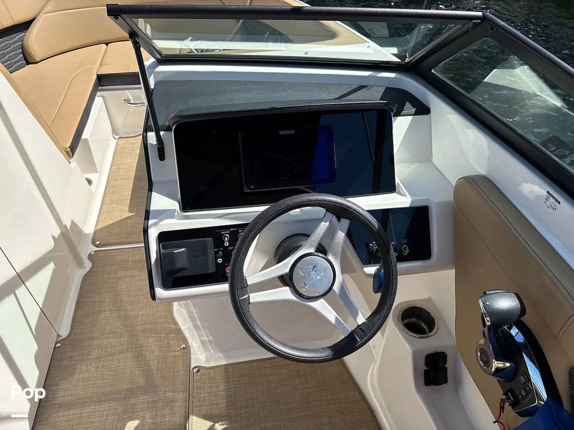 2024 Sea Ray SPX 230 OB - Image 4