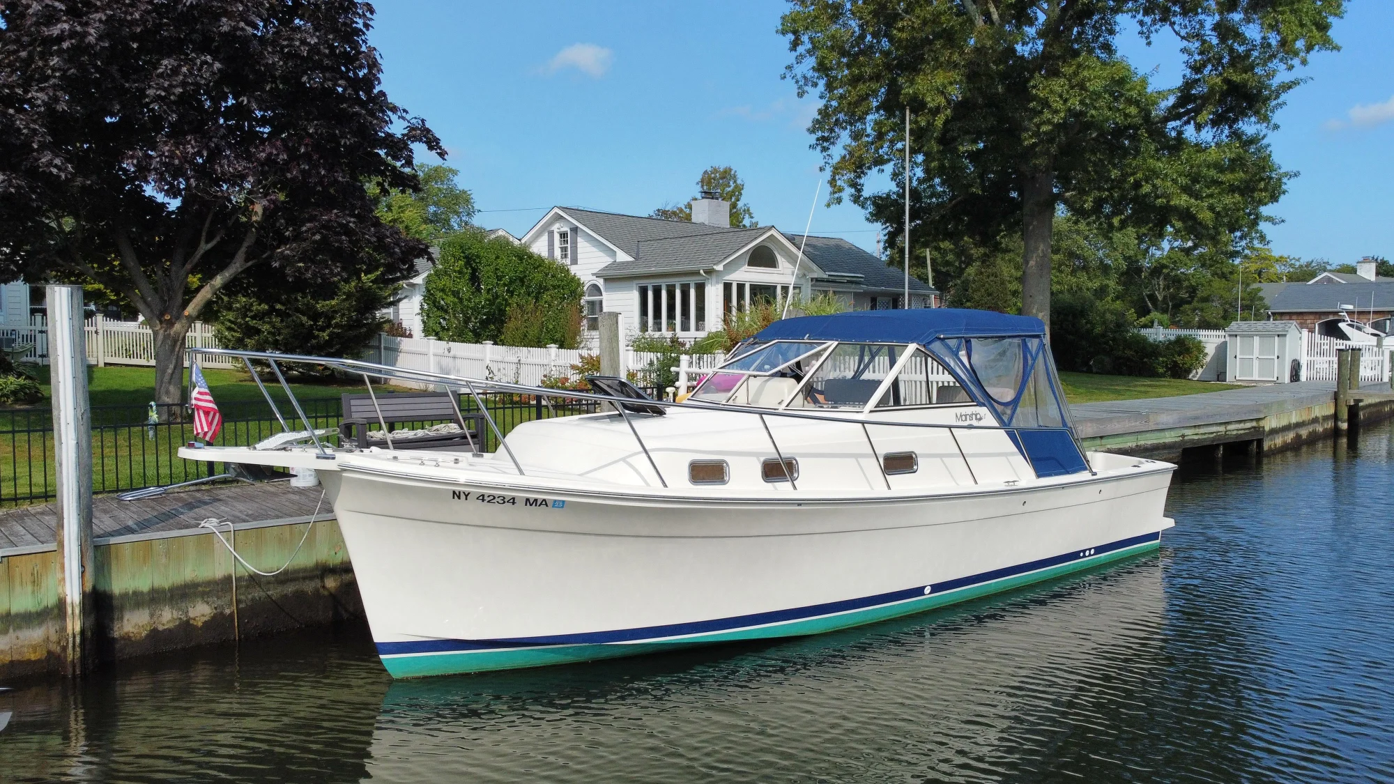 2005 Mainship Pilot 30-II Sedan - Image 5