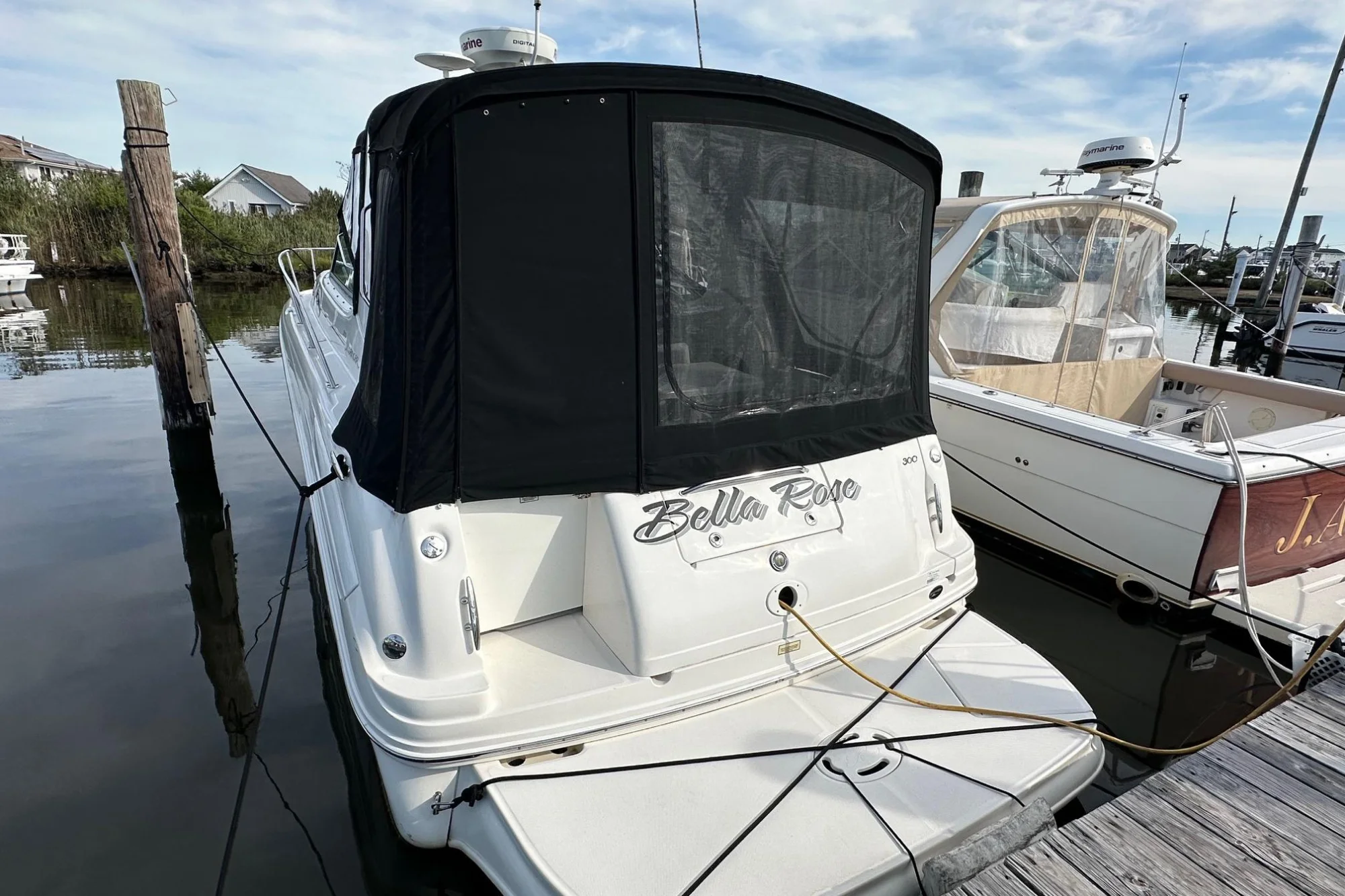 2005 Sea Ray 300 Sundancer - Image 3