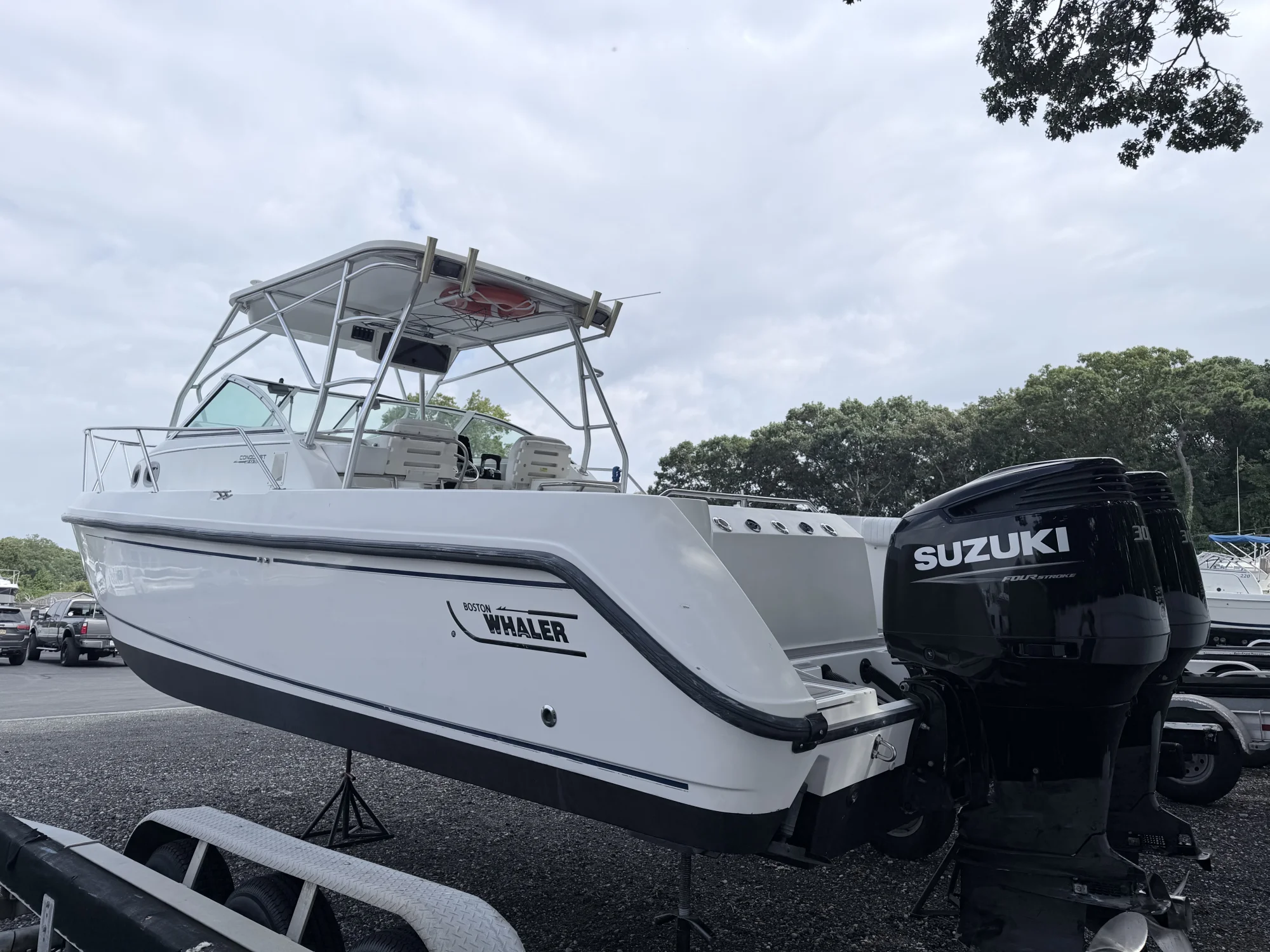 2002 Boston Whaler 295 Conquest - Image 4