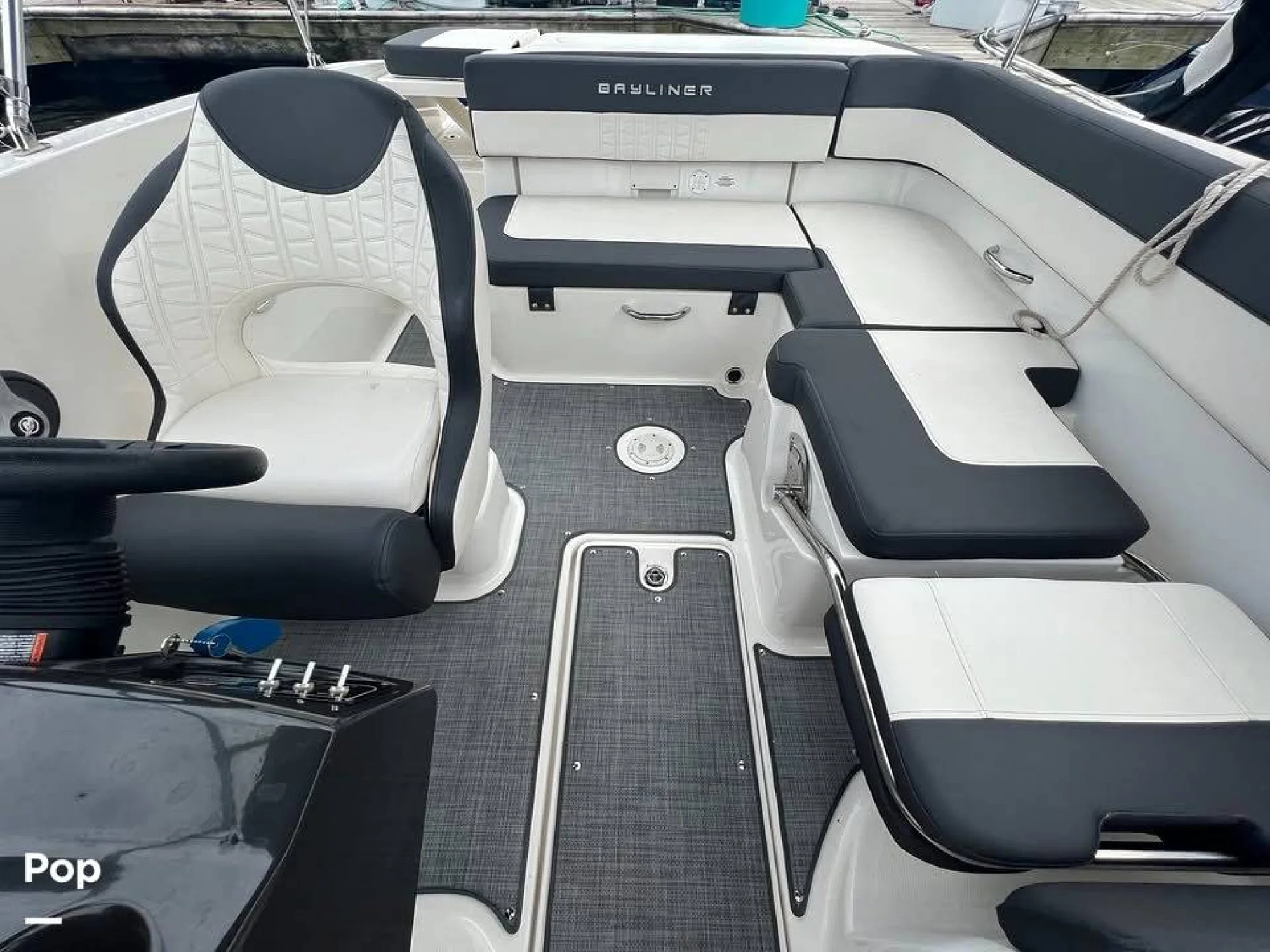 2021 Bayliner VR5 - Image 5