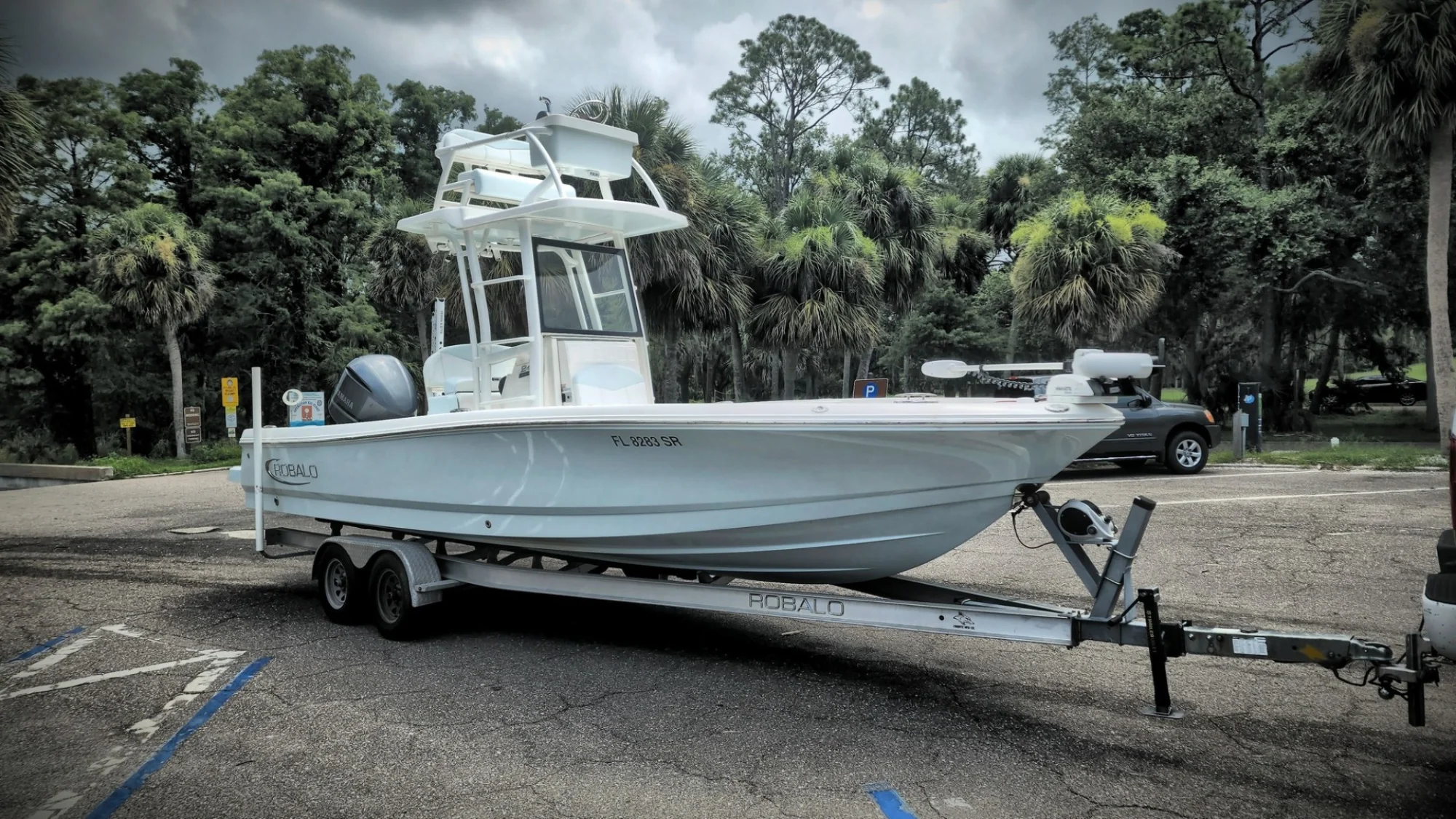 2020 Robalo 246 Cayman - Image 3