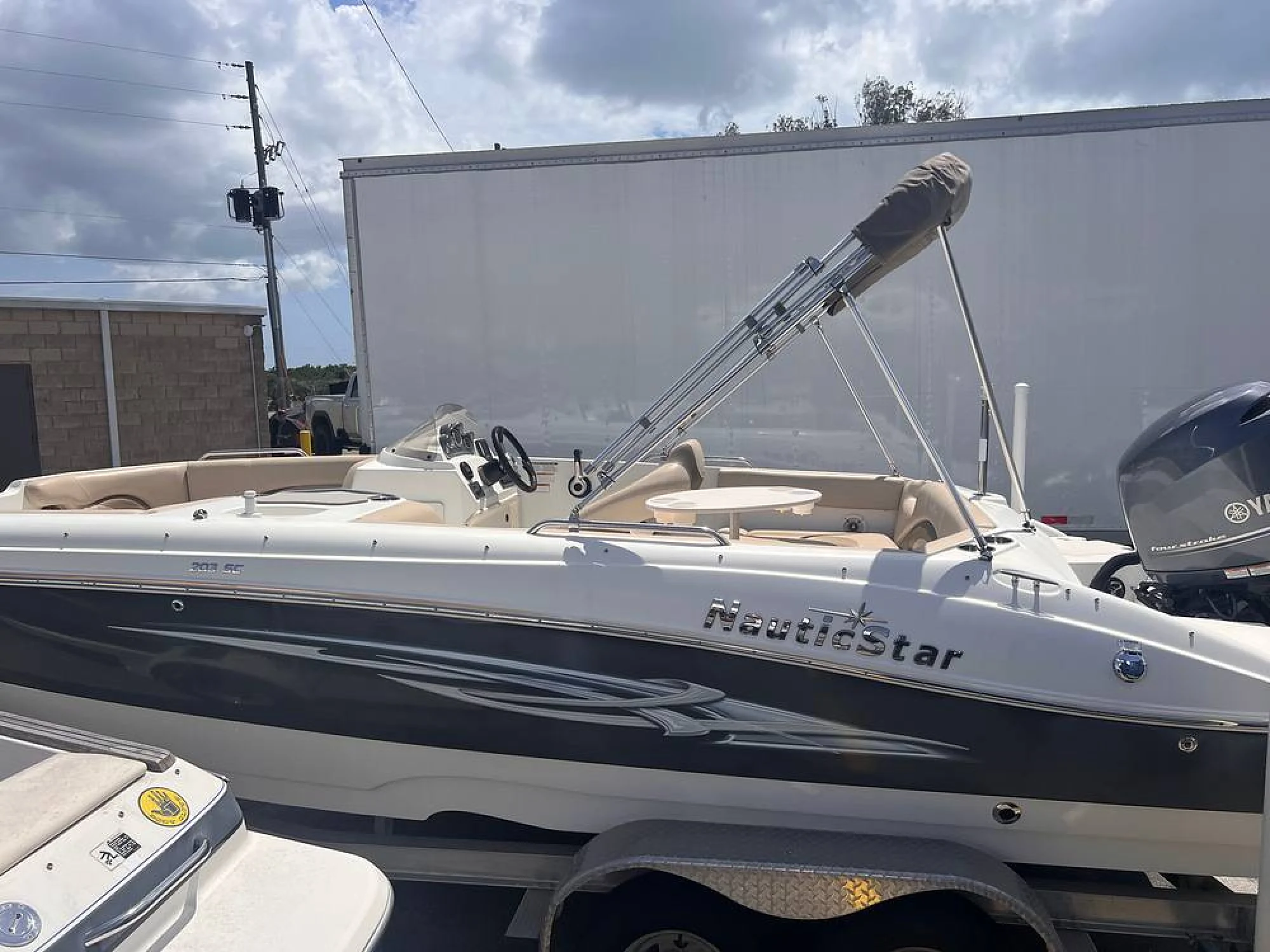 2014 NauticStar 203SC Sport Deck - Image 2