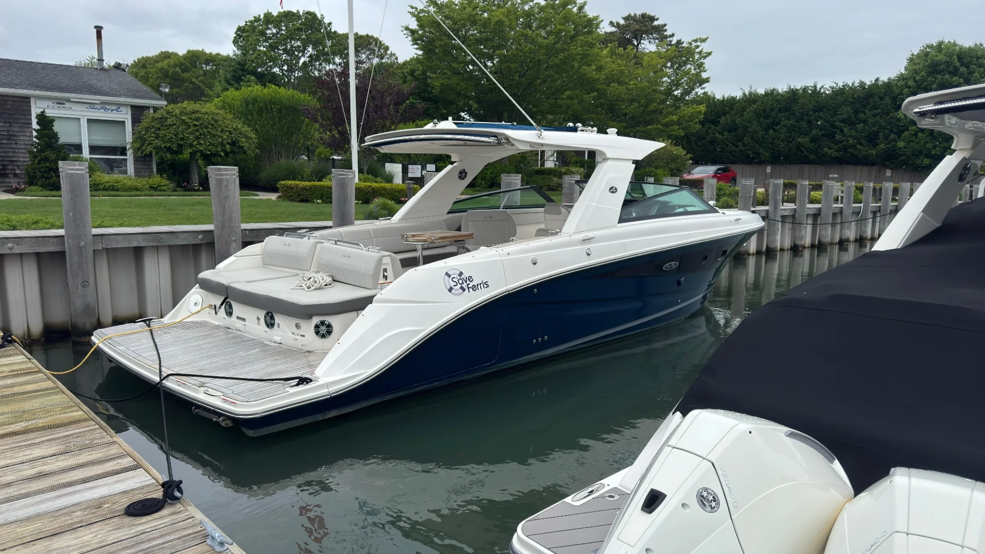 2020 Sea Ray SLX 400 I/O - Image 3