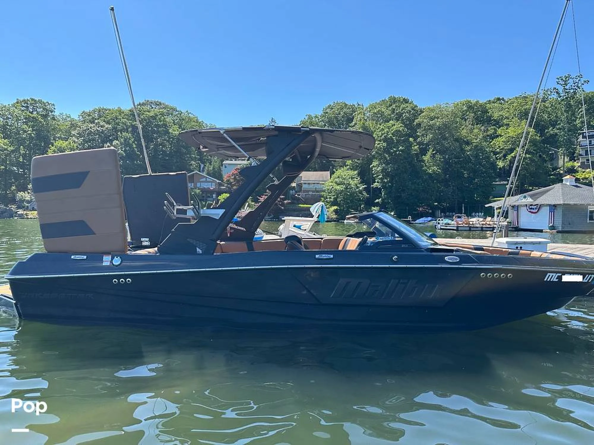2022 Malibu 21 LX - Image 3