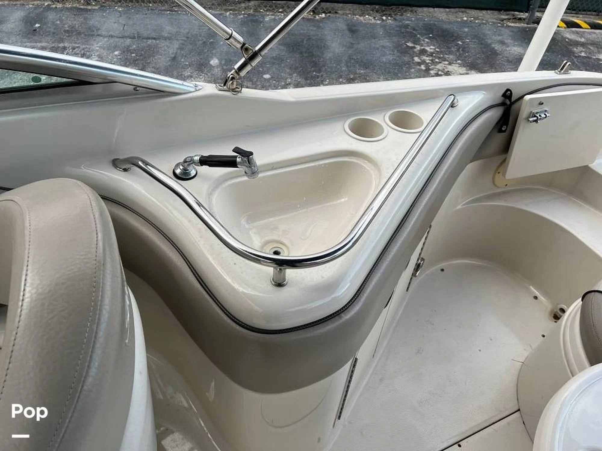 2002 Sea Ray 240 Sundeck - Image 2