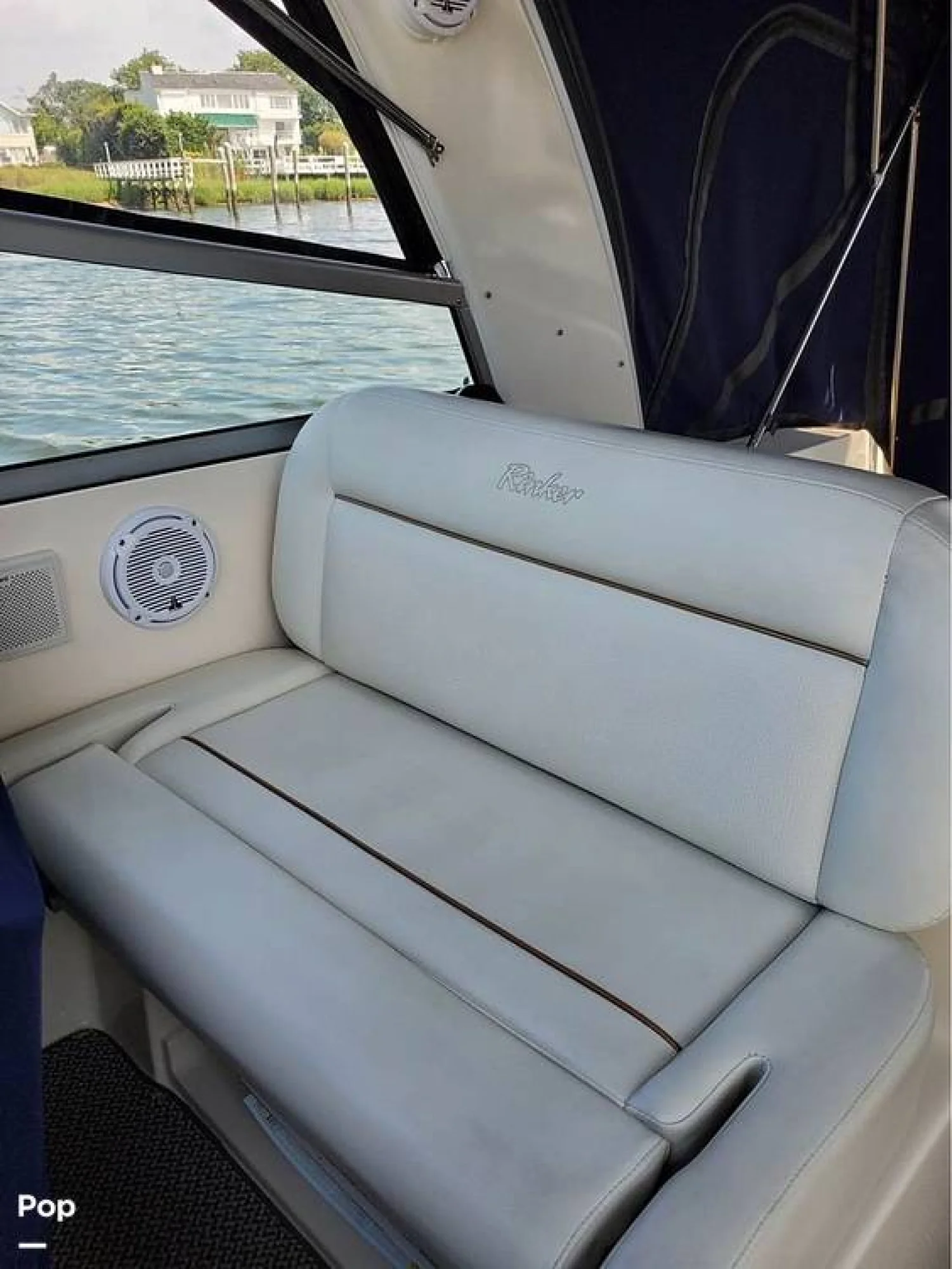 2005 Rinker 320 Fiesta Vee - Image 3