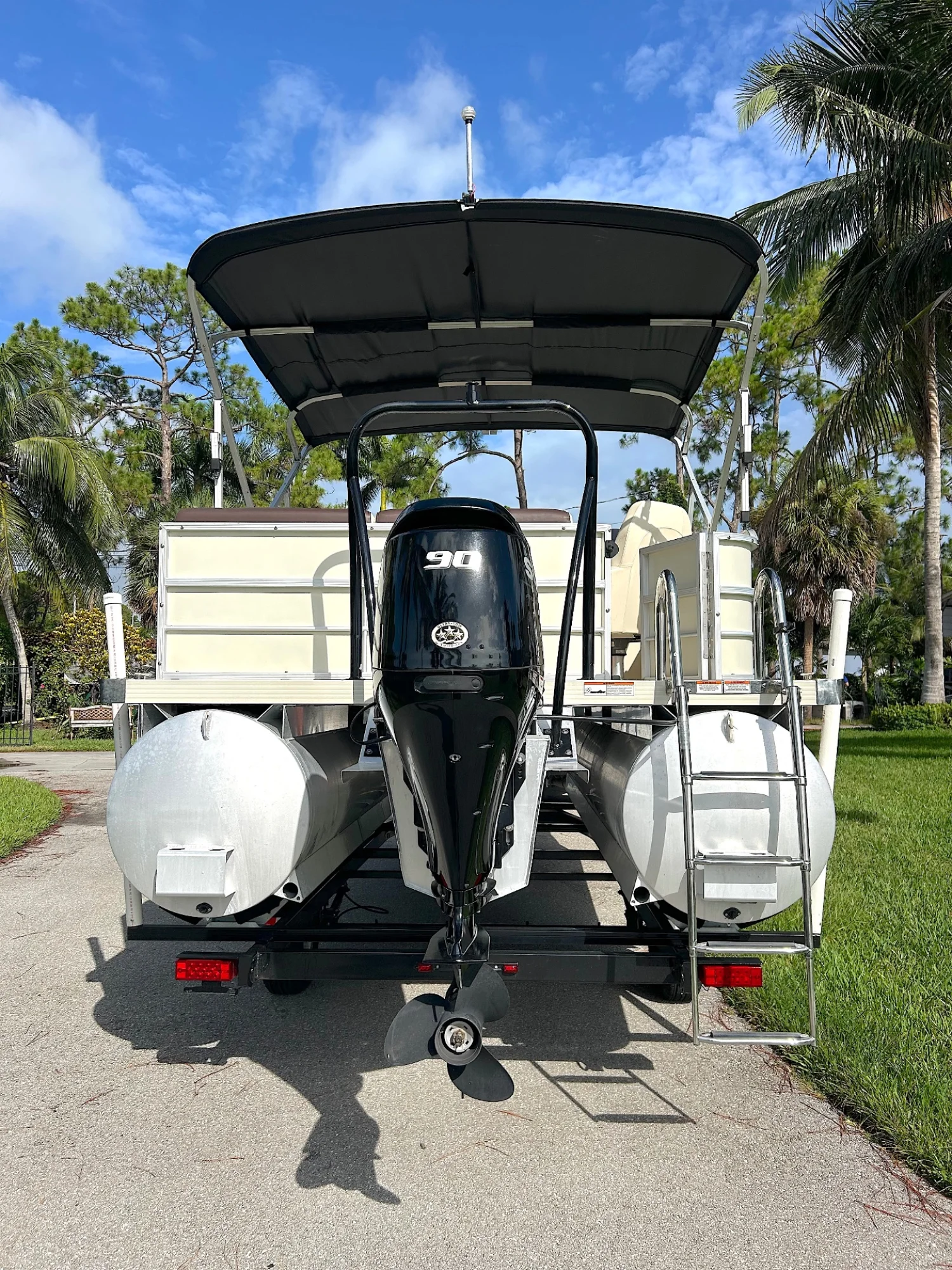 2022 LEXINGTON 320 20′ Pontoon - Image 5