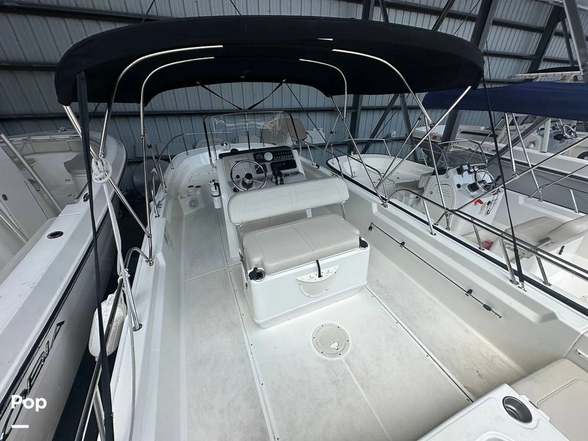 2024 Boston Whaler 210 Montauk - Image 5