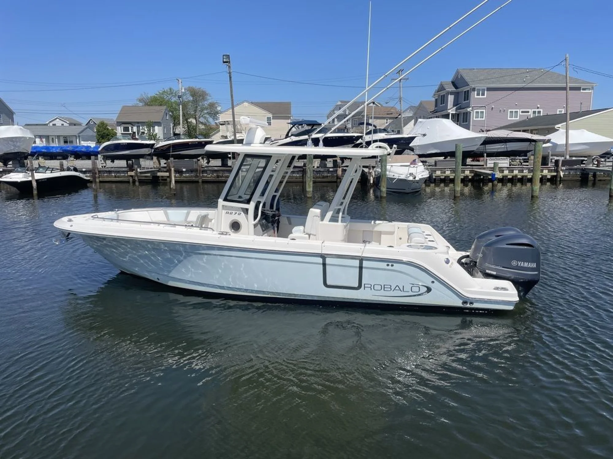 2020 Robalo R272