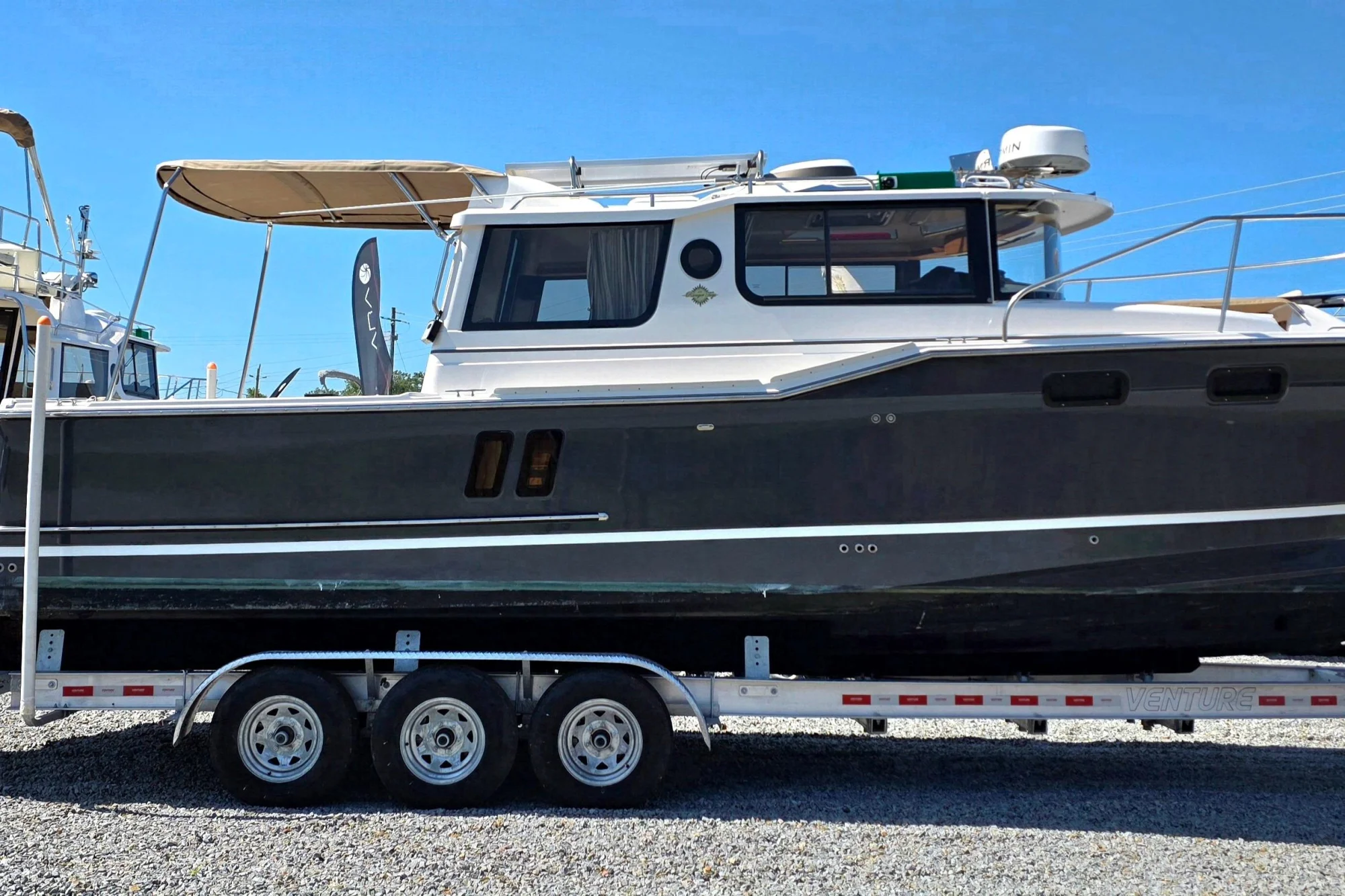 2025 Ranger Tugs R-27 - Image 2