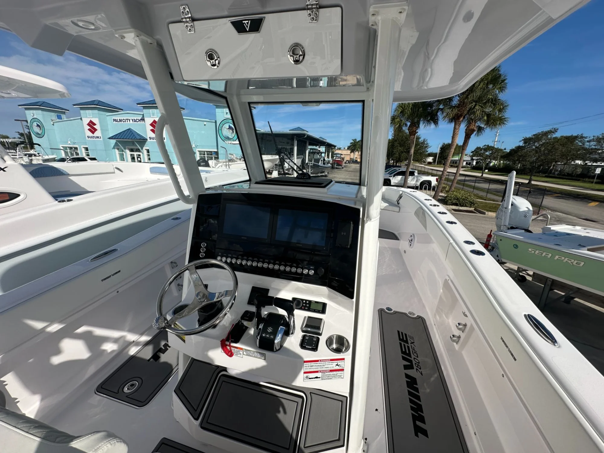 2026 Twin Vee 280 GFX2 - Image 4