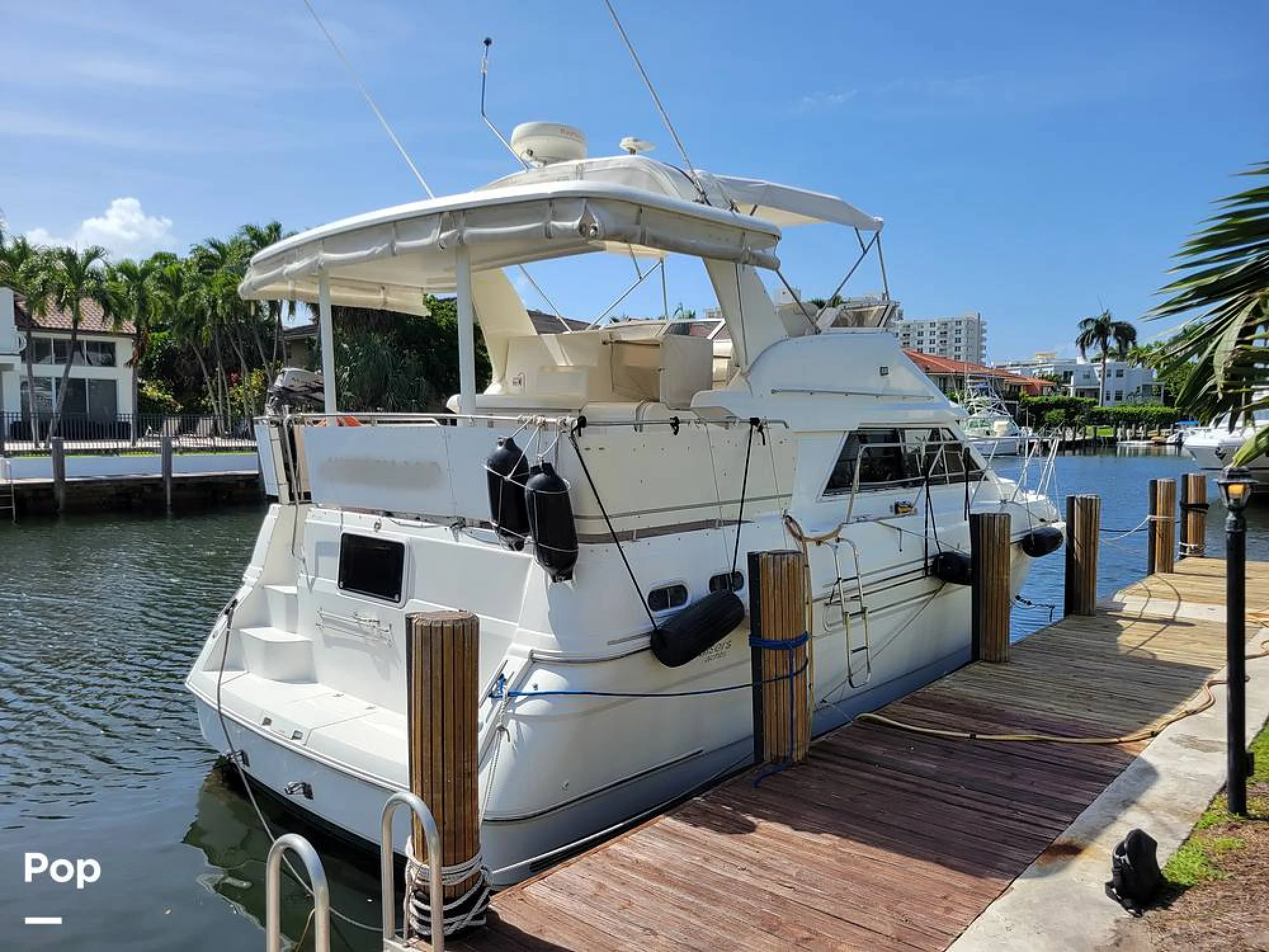1998 Cruisers Yachts 3650 - Image 2