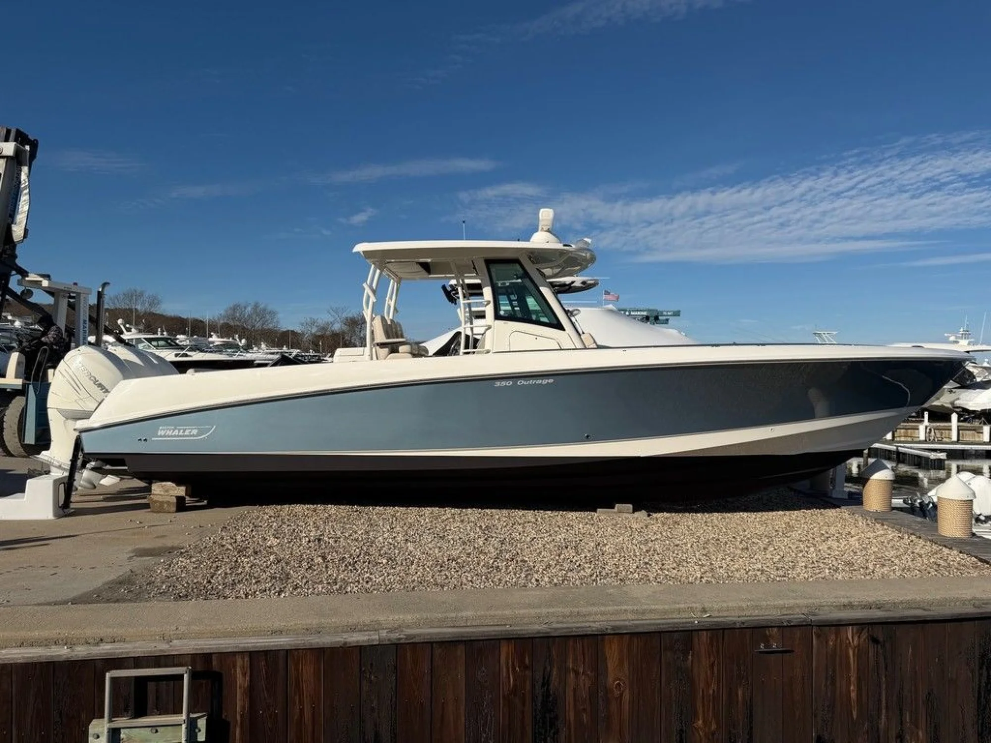 Boston Whaler 350 Outrage - Main Image