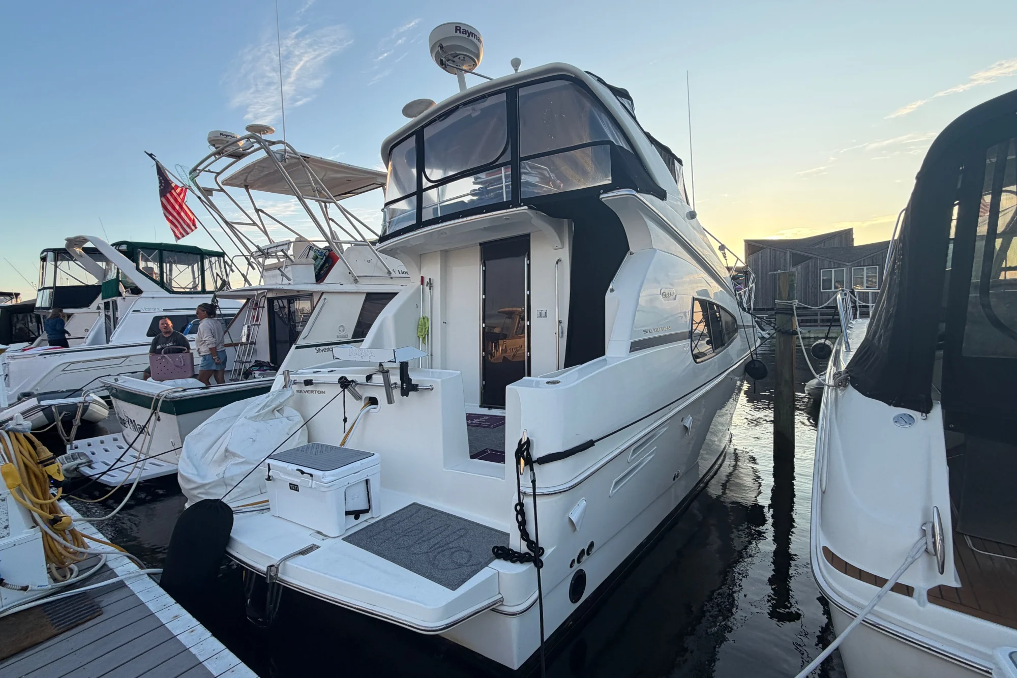 2005 Silverton 330 Sport Bridge