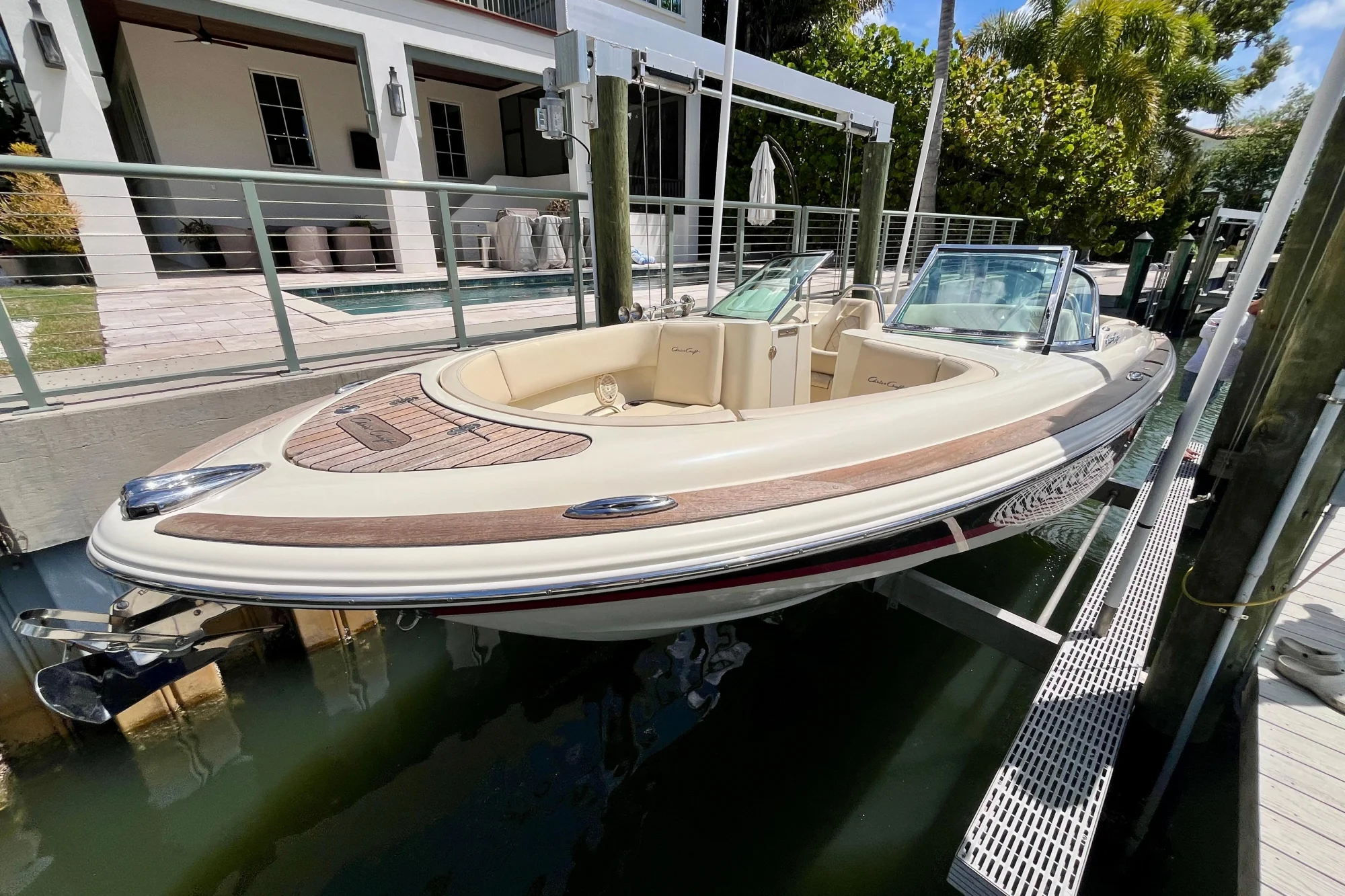2019 Chris-Craft Launch 27 - Image 5