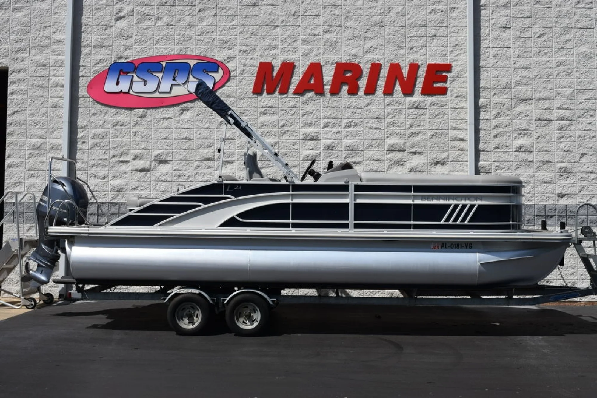 2021 Bennington 23 LSB - Main Image