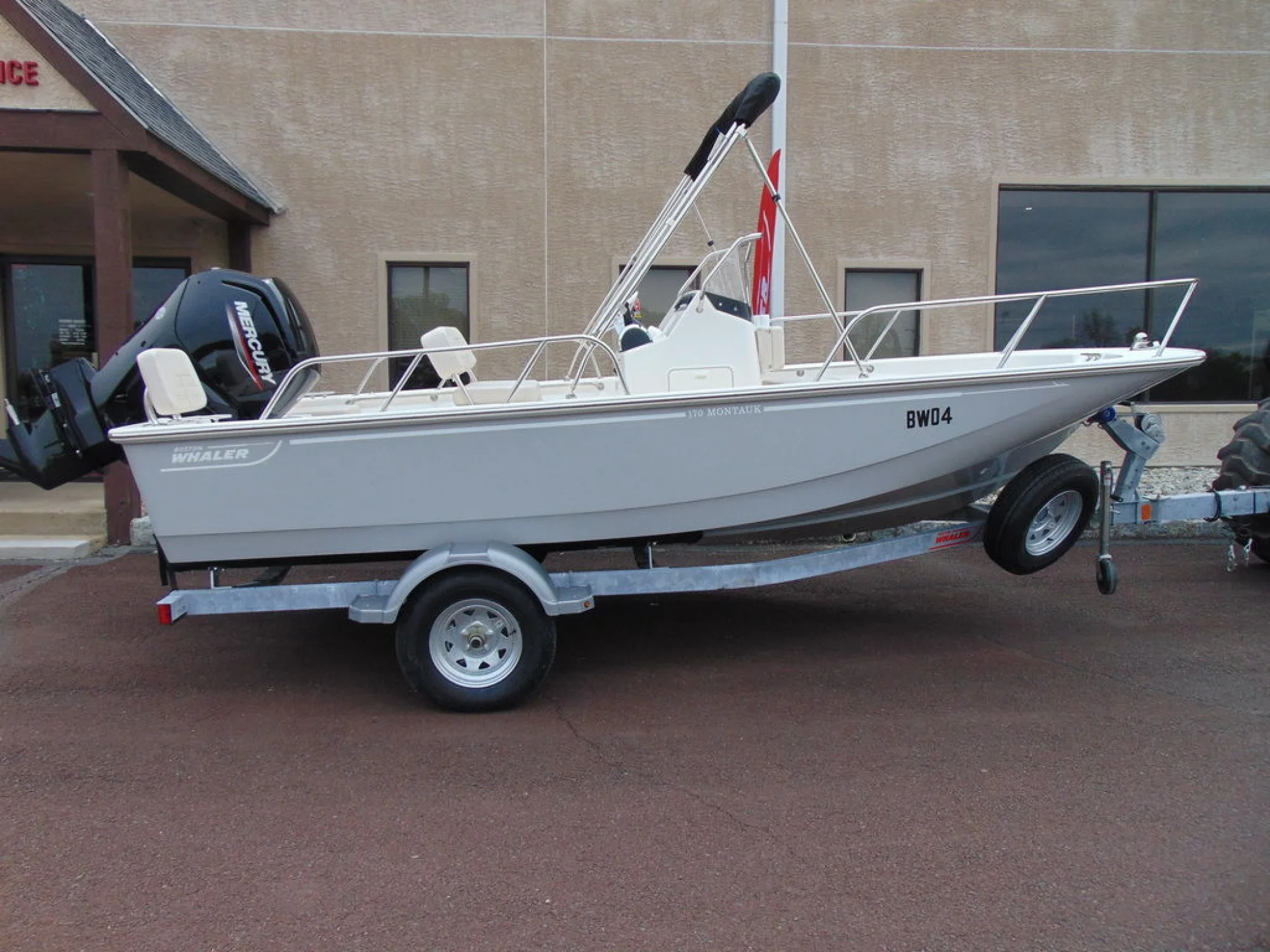 Boston Whaler 170 Montauk - Image 2
