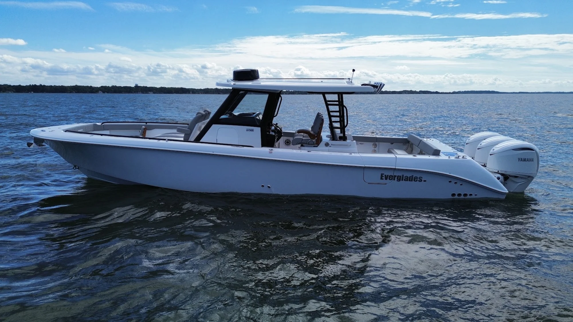 2026 37' Everglades 375CC - Image 5
