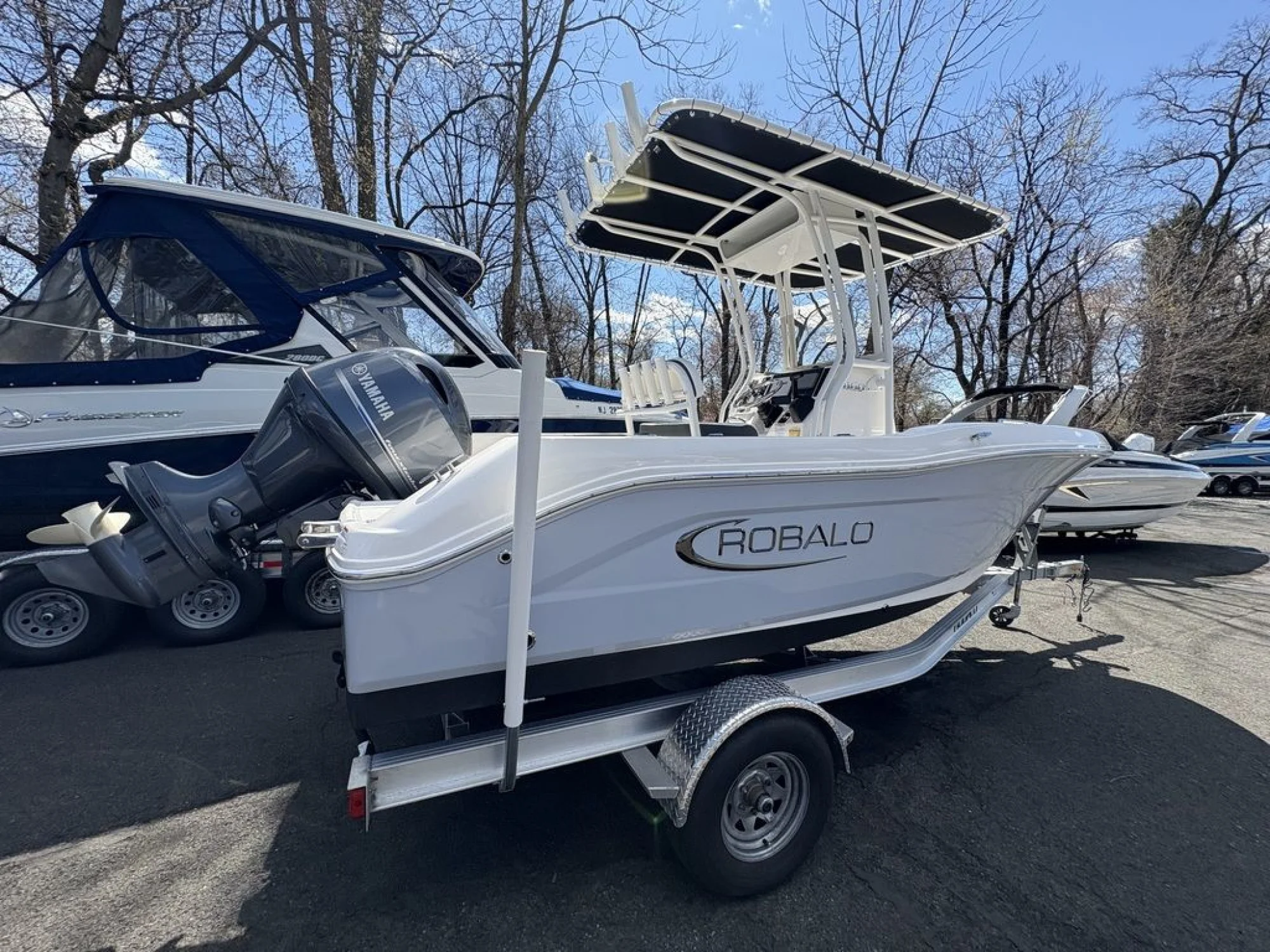 2023 Robalo R180