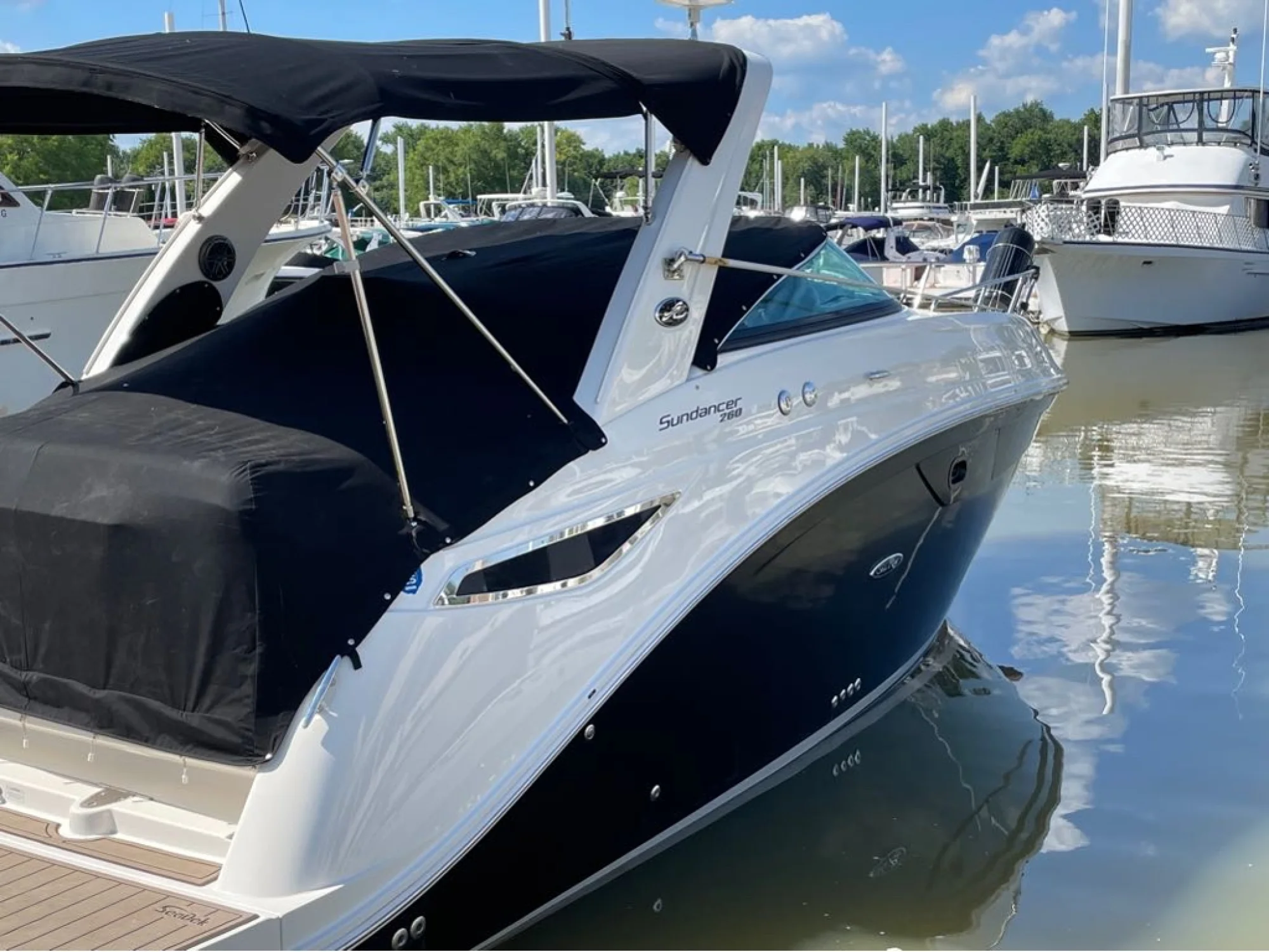 2015 Sea Ray 260 Sundancer - Image 2