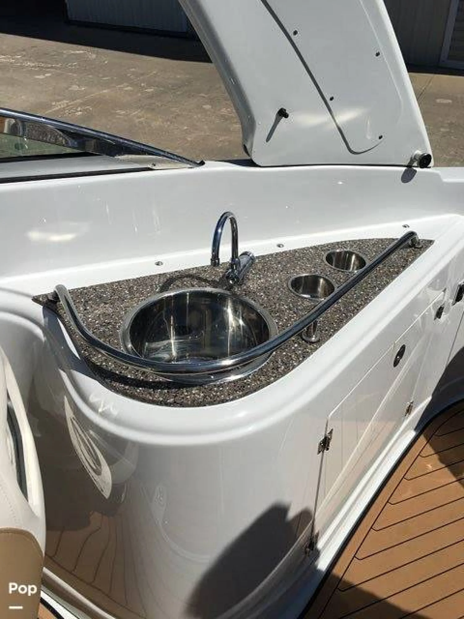 2016 Crownline 270 SS - Image 3