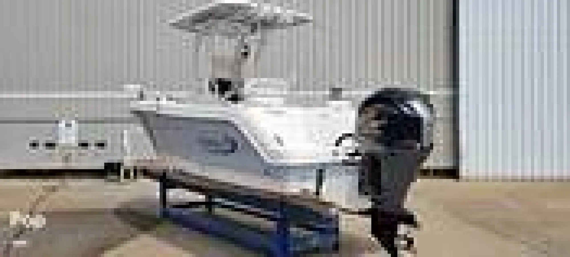2022 Robalo R222 - Image 3