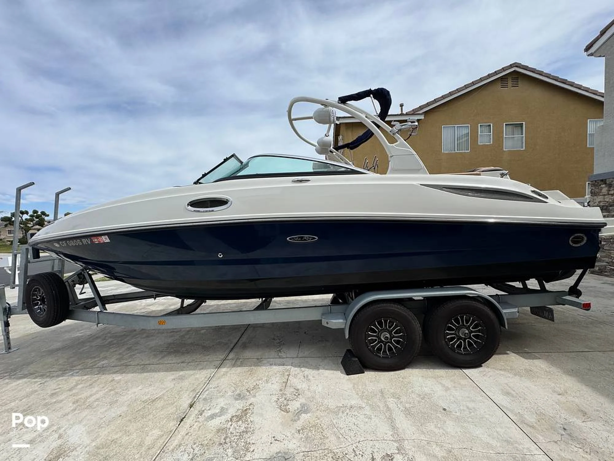 2013 Sea Ray 260 Sundeck - Image 2