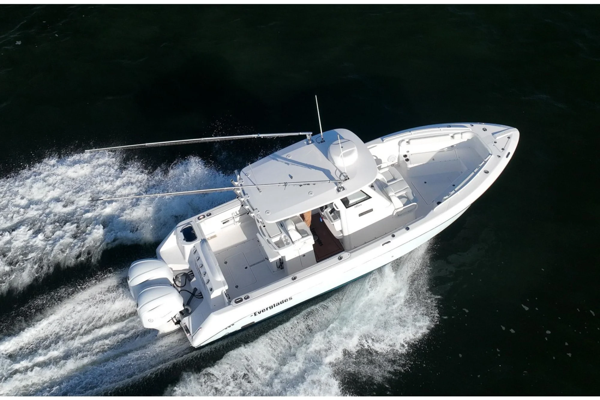 2019 Everglades 295CC - Image 4