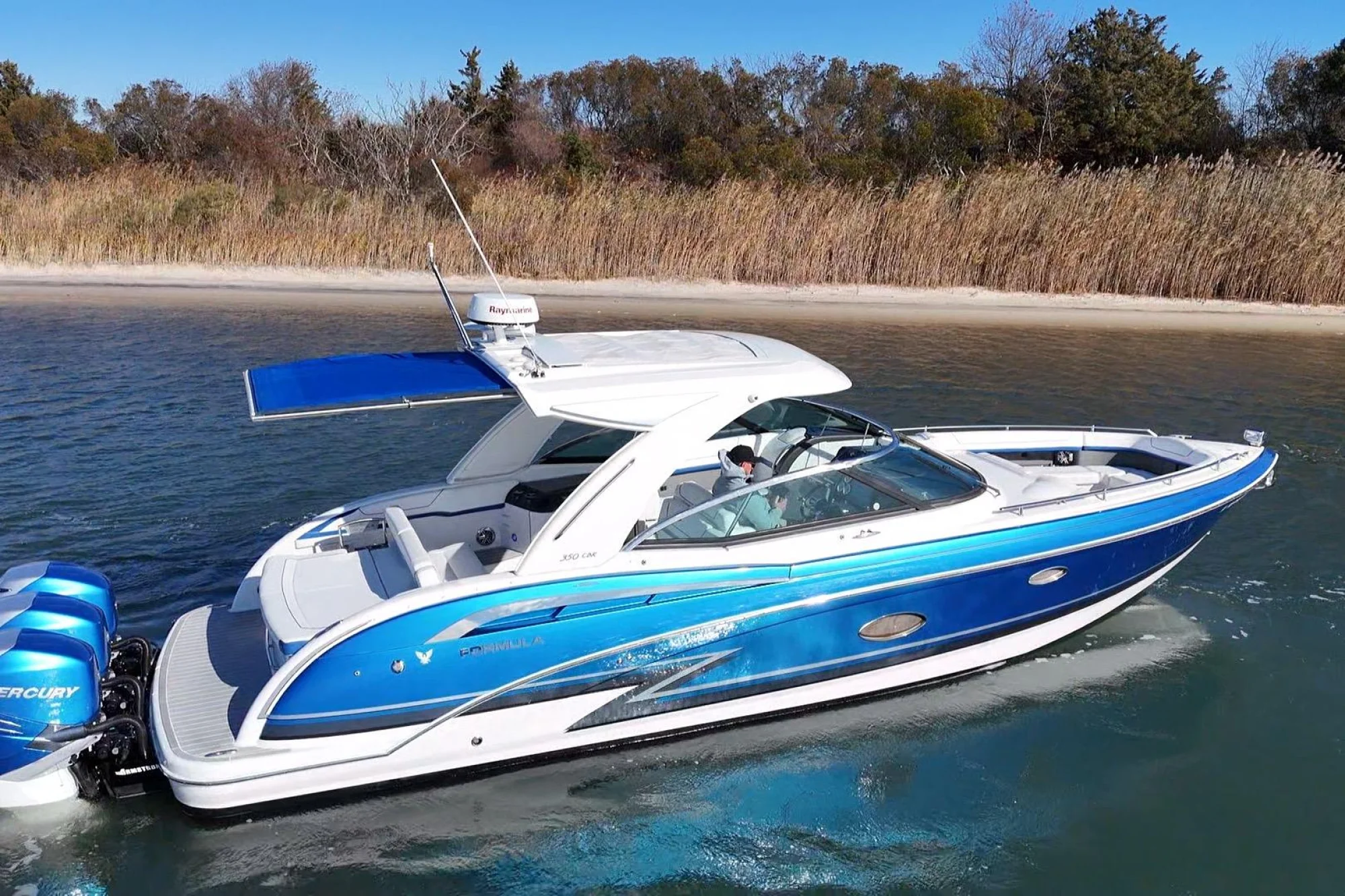 2019 Formula 350 Crossover Bowrider OB - Image 3