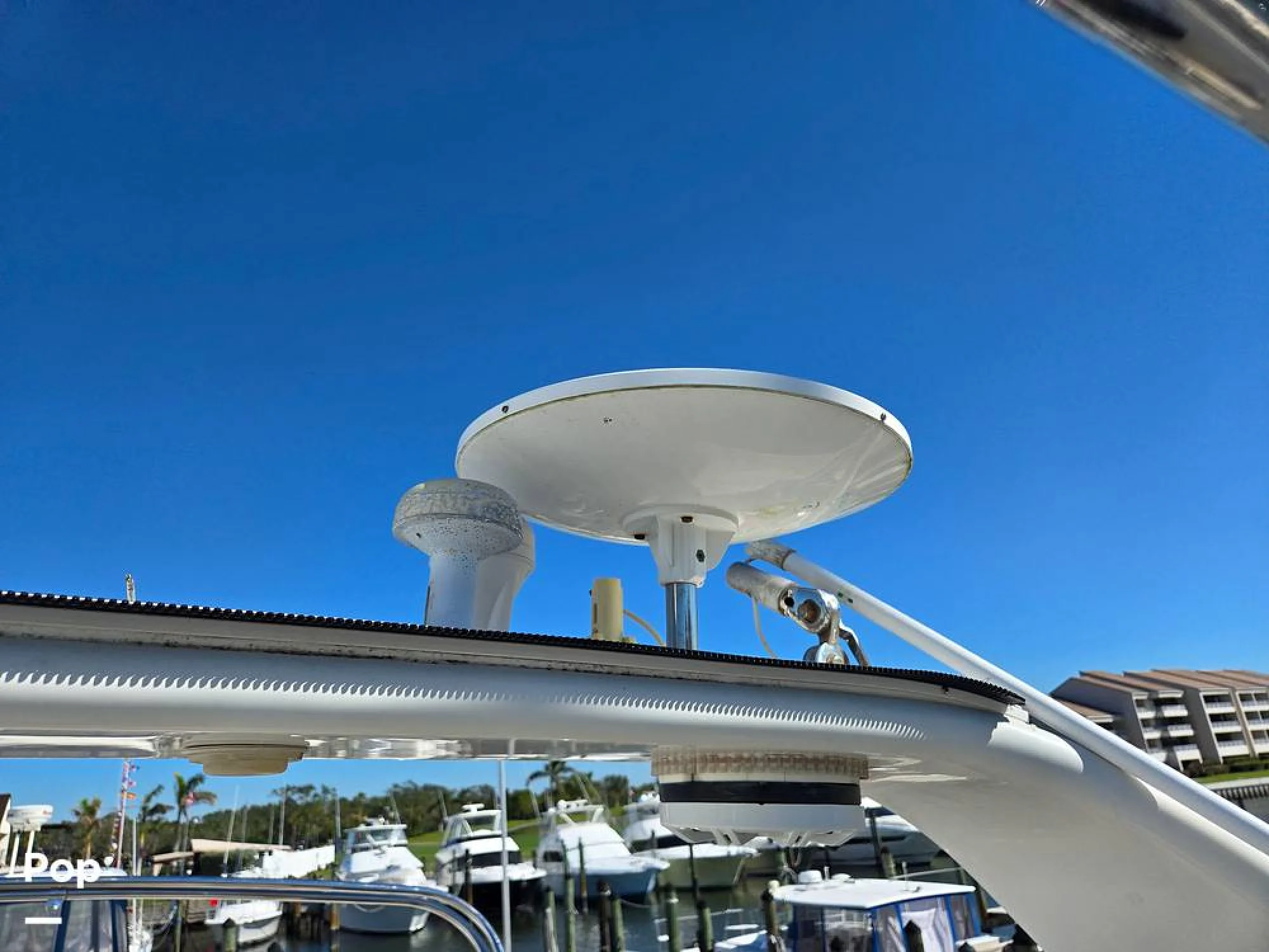 2001 Carver 570 Voyager Pilothouse - Image 2