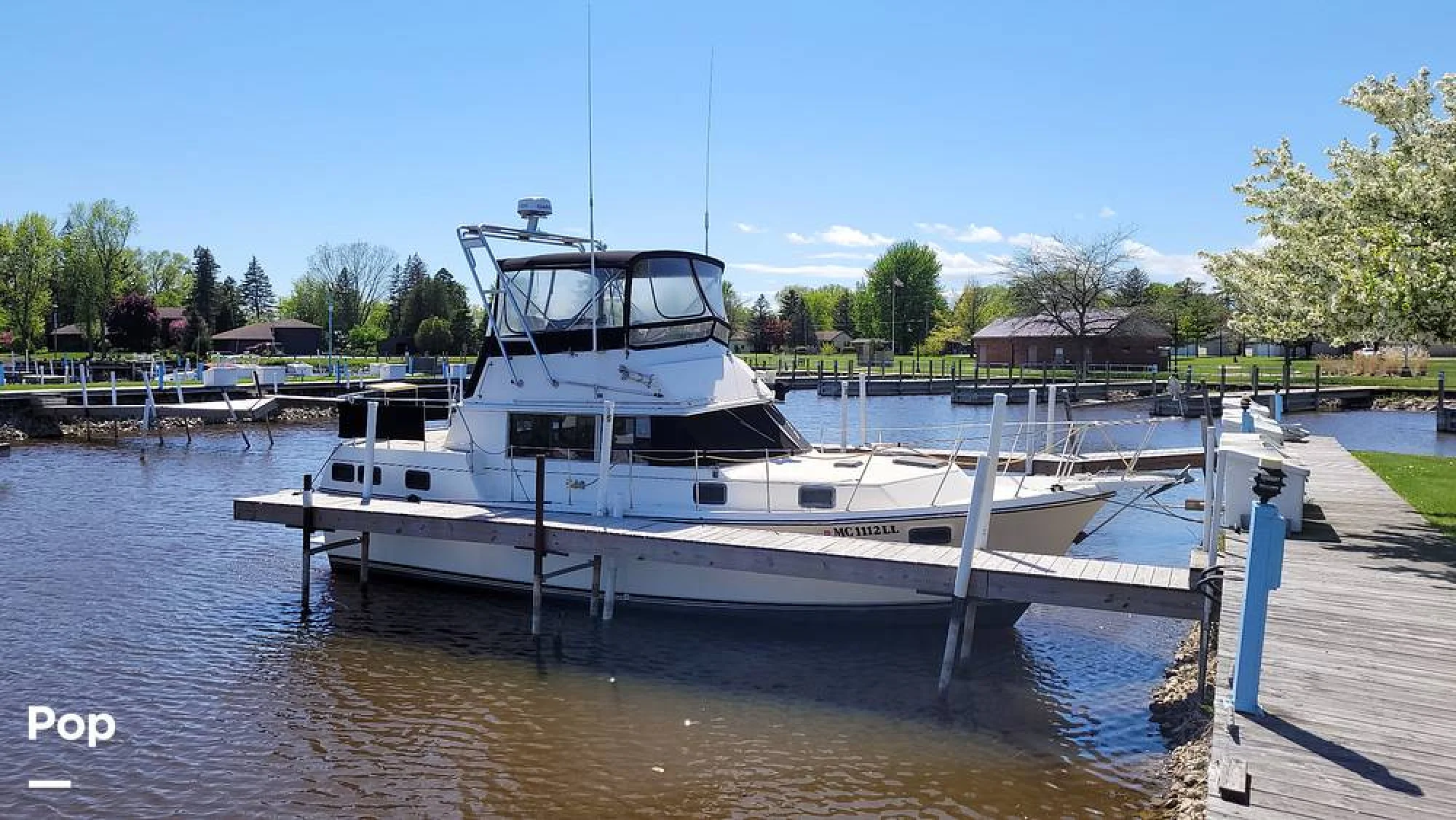 1982 Carver 3607 Aft Cabin - Image 2
