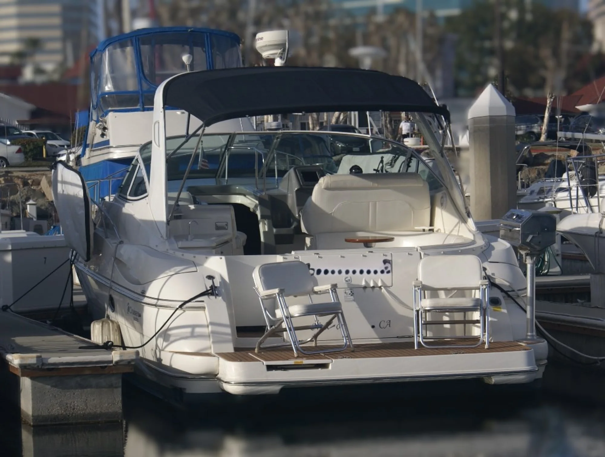 Cruisers Yachts 340 Express - Image 3
