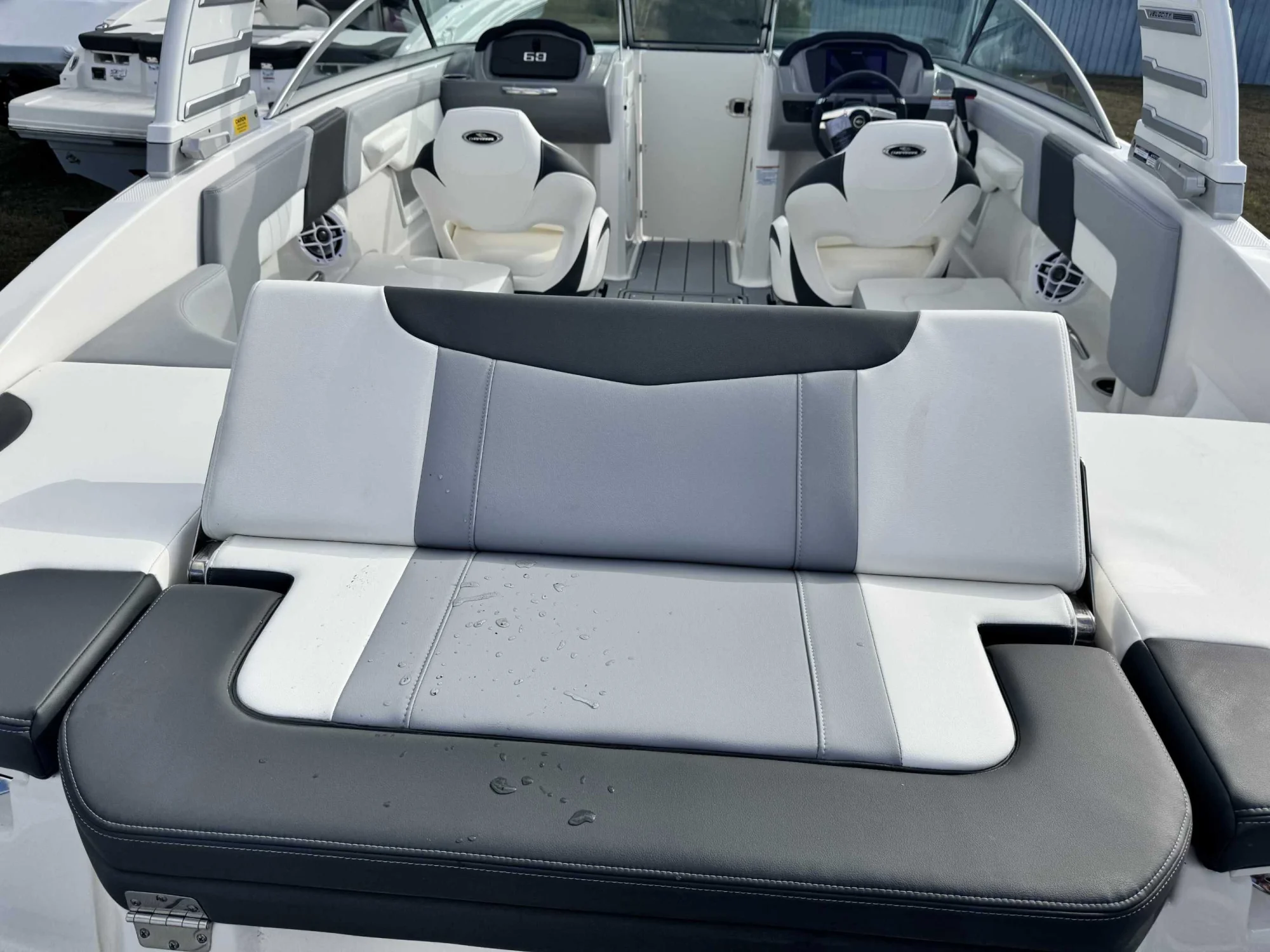 2025 Chaparral 23 Ssi OB - Image 2