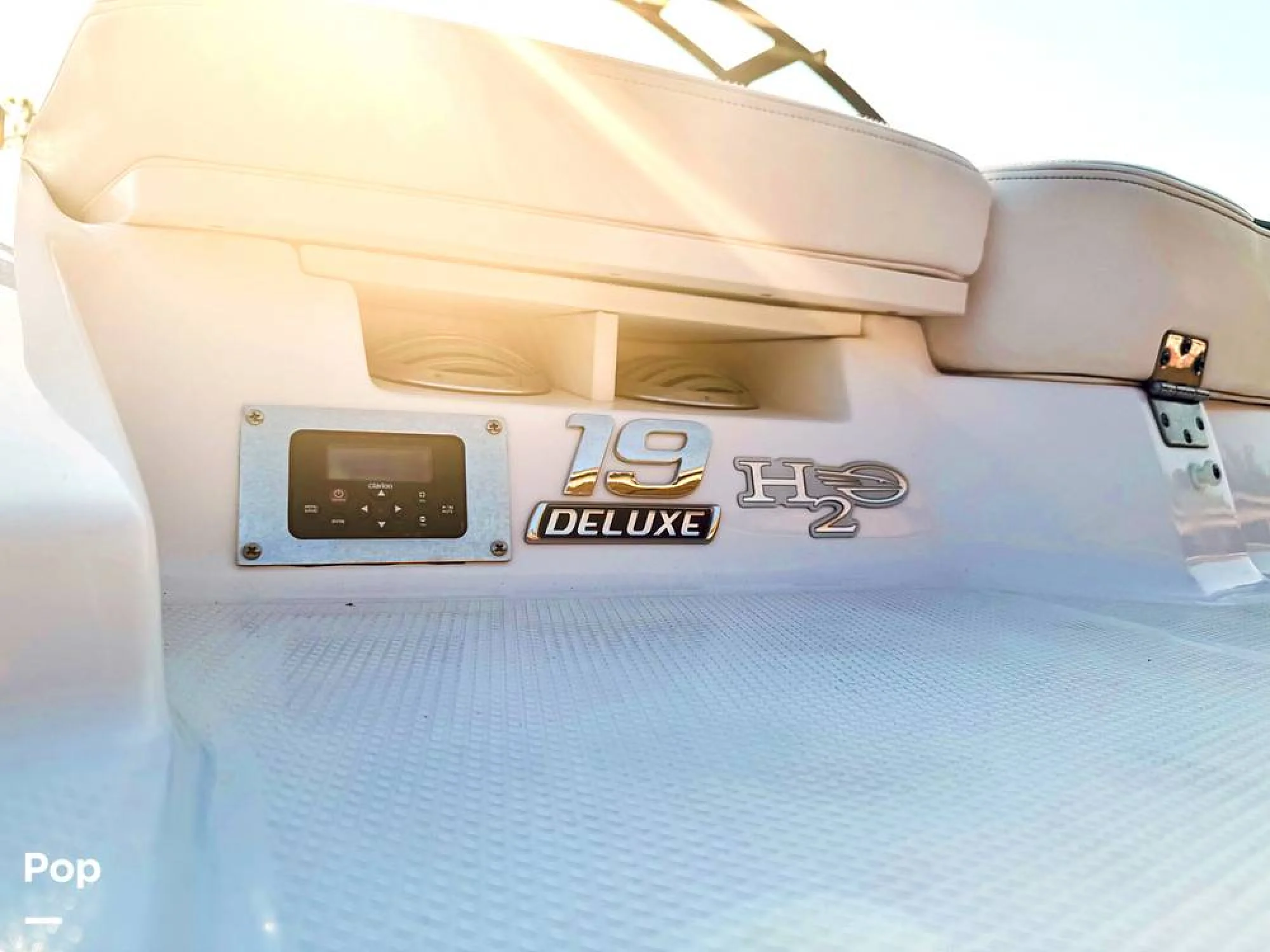 2018 Chaparral H2O 19 Sport - Image 5