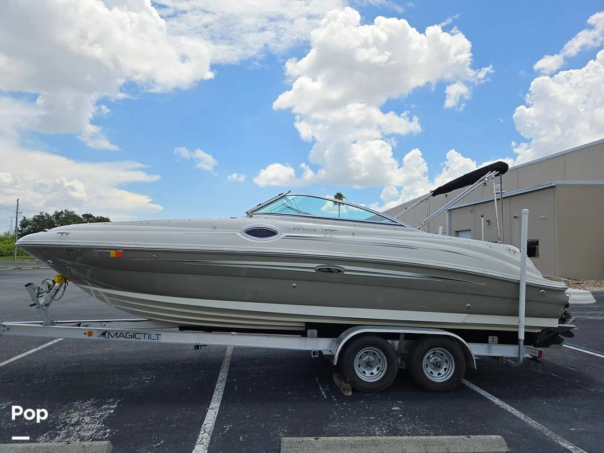 2009 Sea Ray 240 Sundeck - Main Image