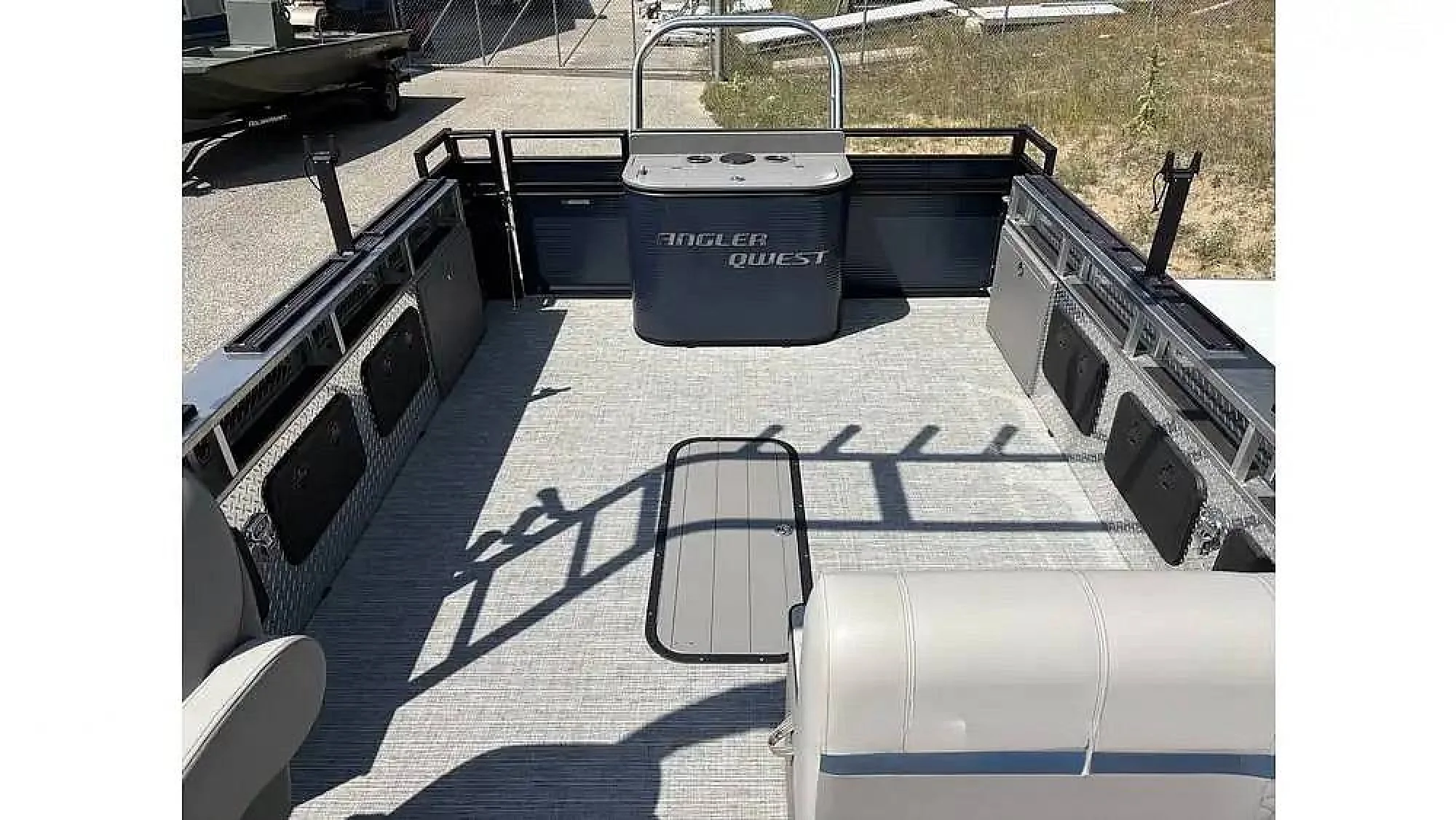 2023 Angler Qwest 8524 FAMILY FISH PRO RA - Image 3