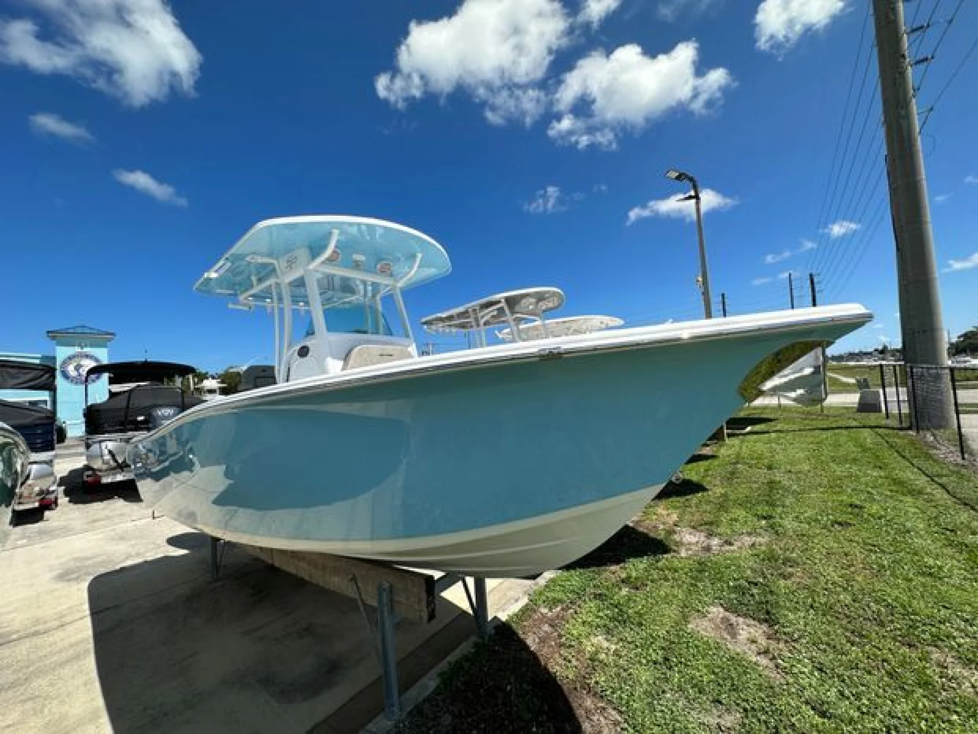 2024 Sea Pro 239 Sport - Image 2