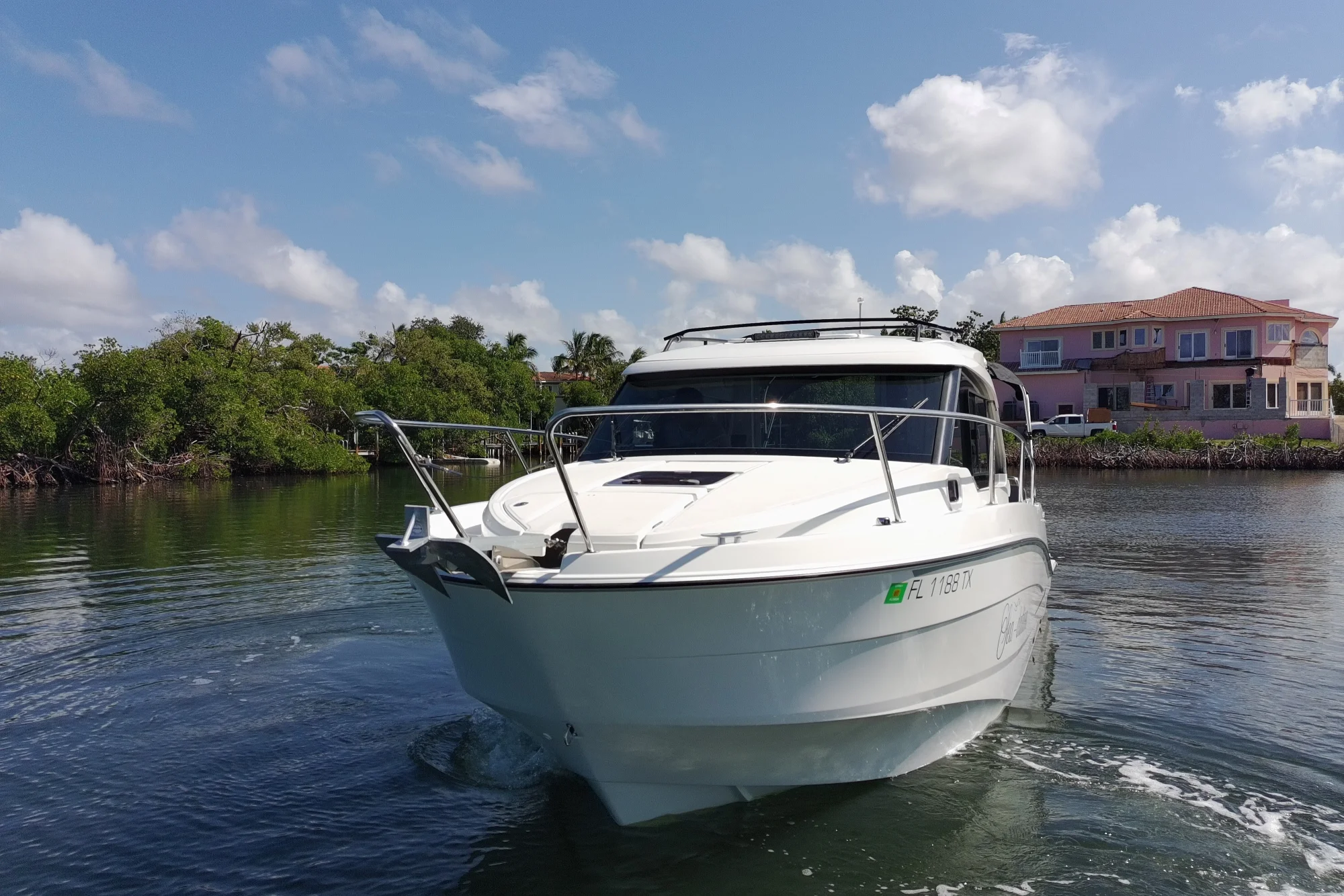 2025 Beneteau Antares 8 - Image 5