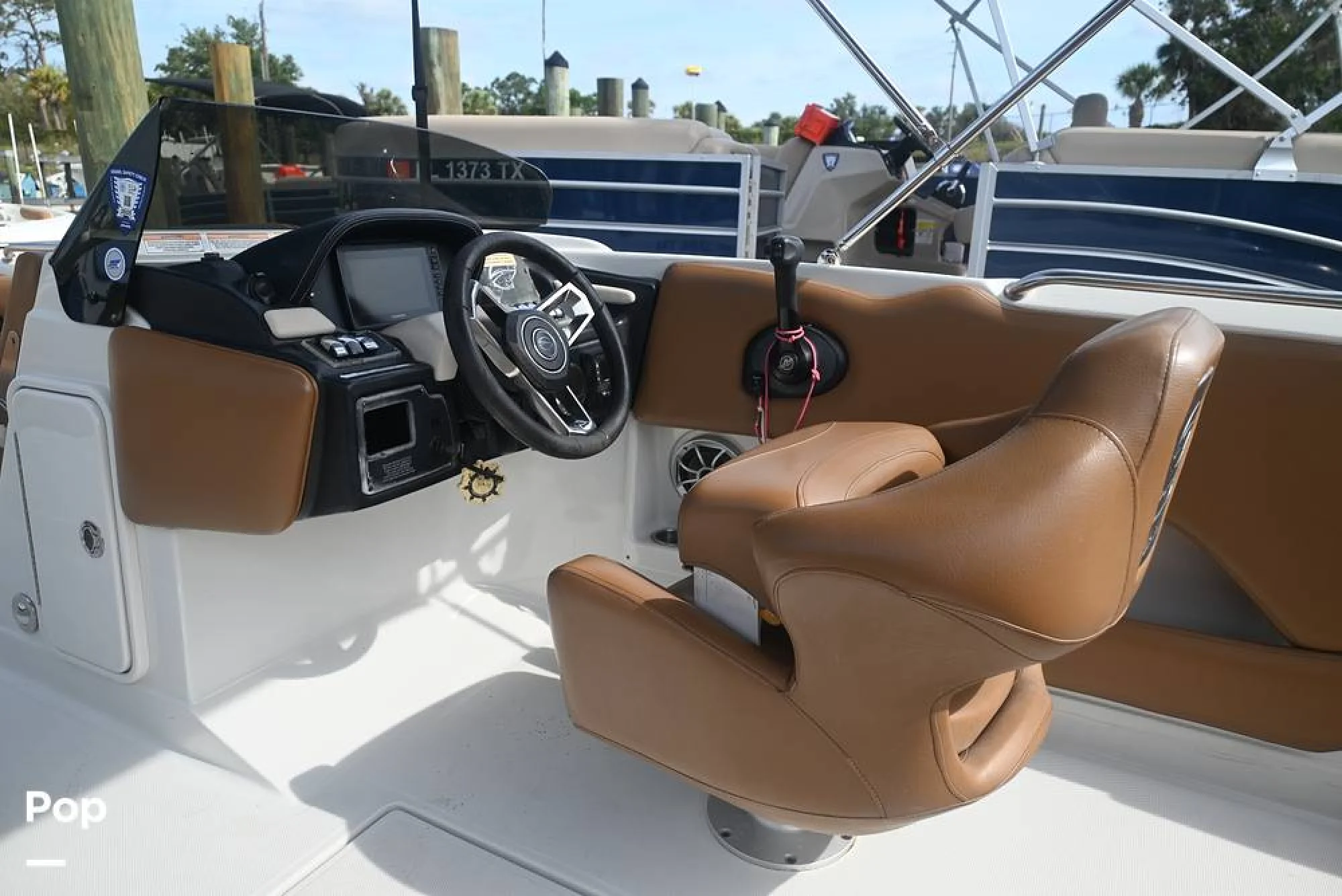 2023 Crownline E225 XS - Image 5