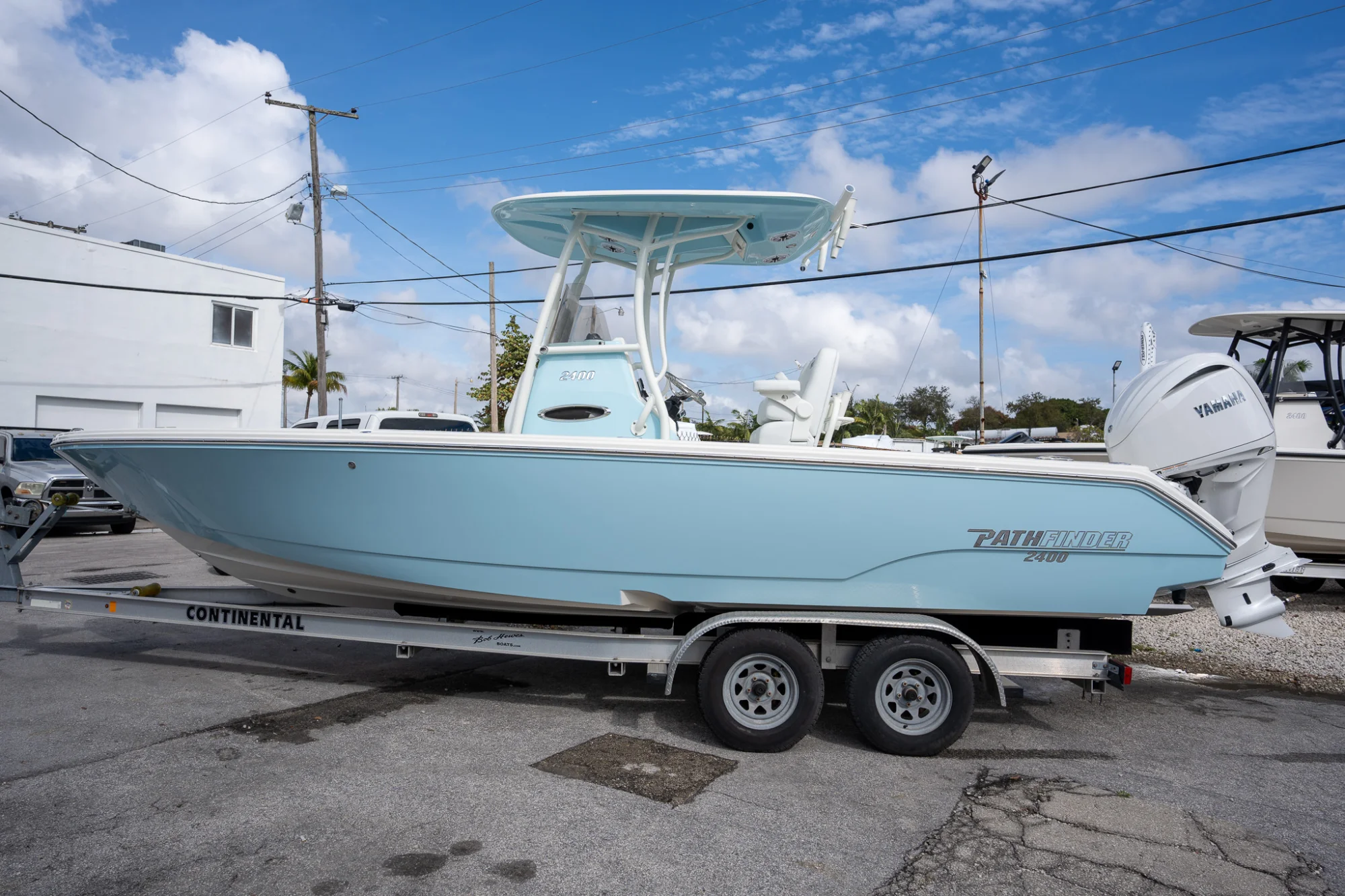 2025 PATHFINDER BOATS 2400 TRS