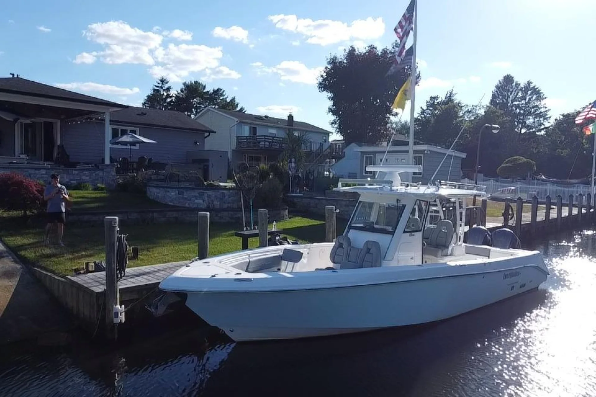 2018 Everglades 335 Center Console - Image 2